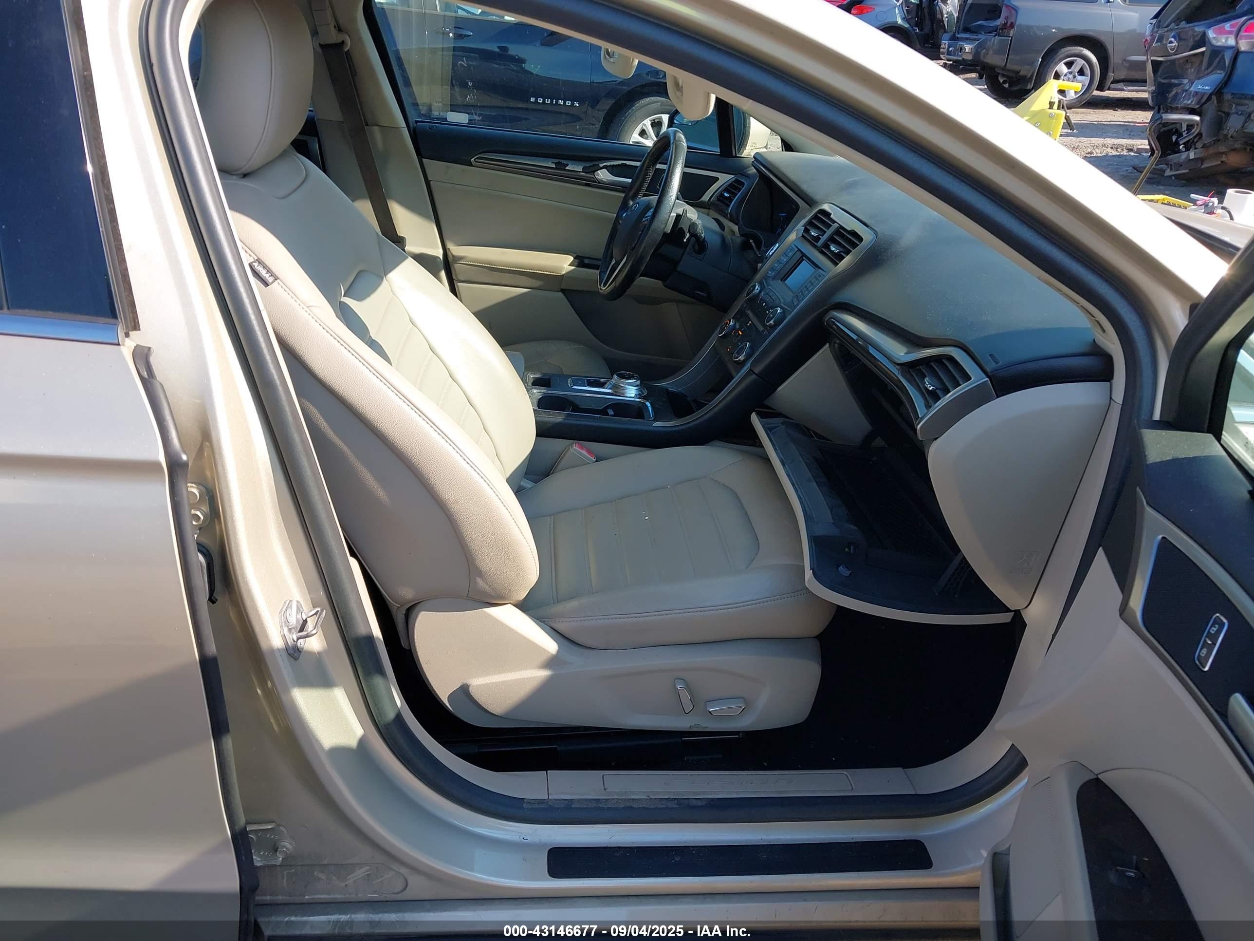 FORD FUSION image 5