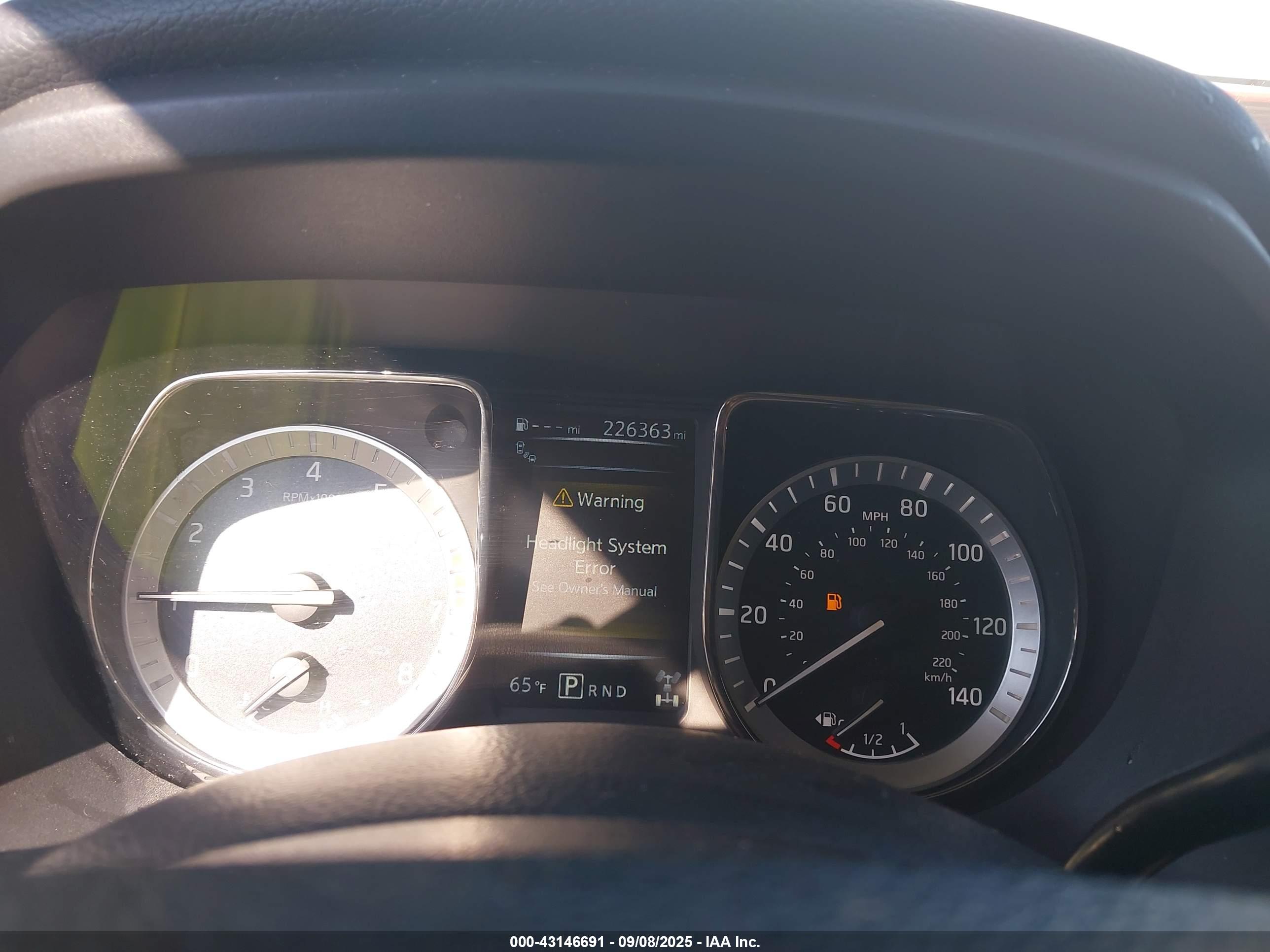NISSAN TITAN image 7