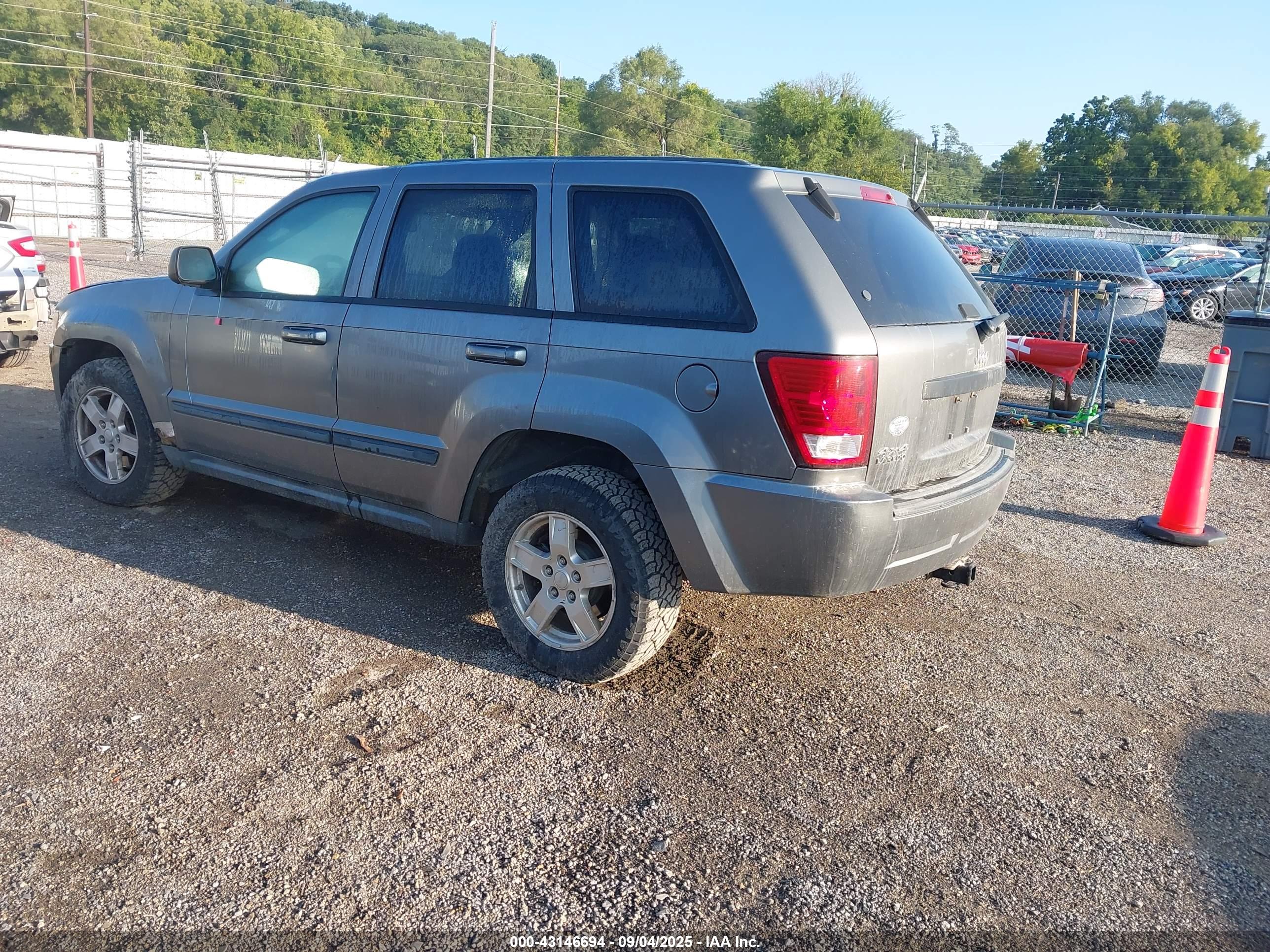 JEEP GRAND image 3