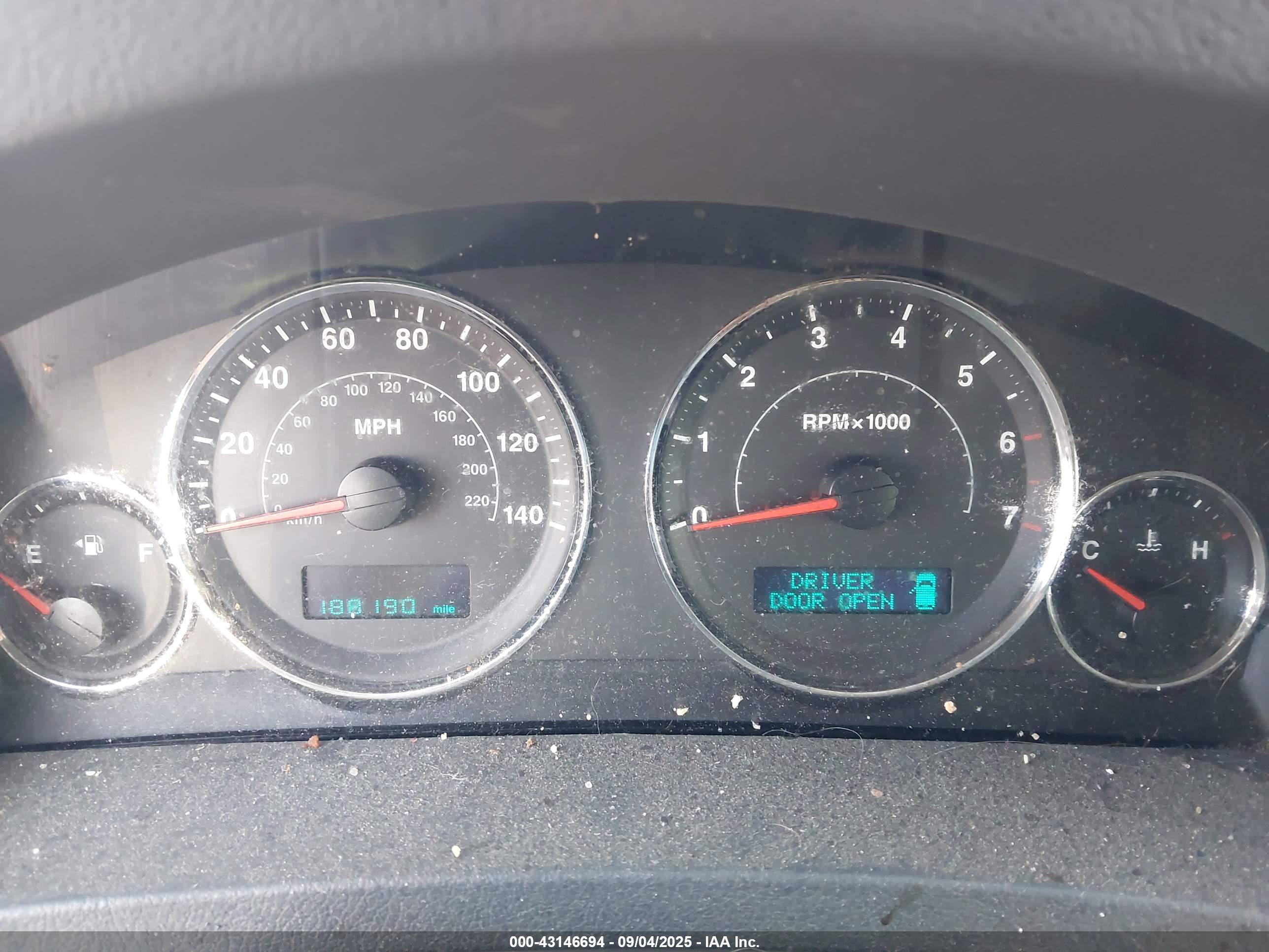 JEEP GRAND image 7