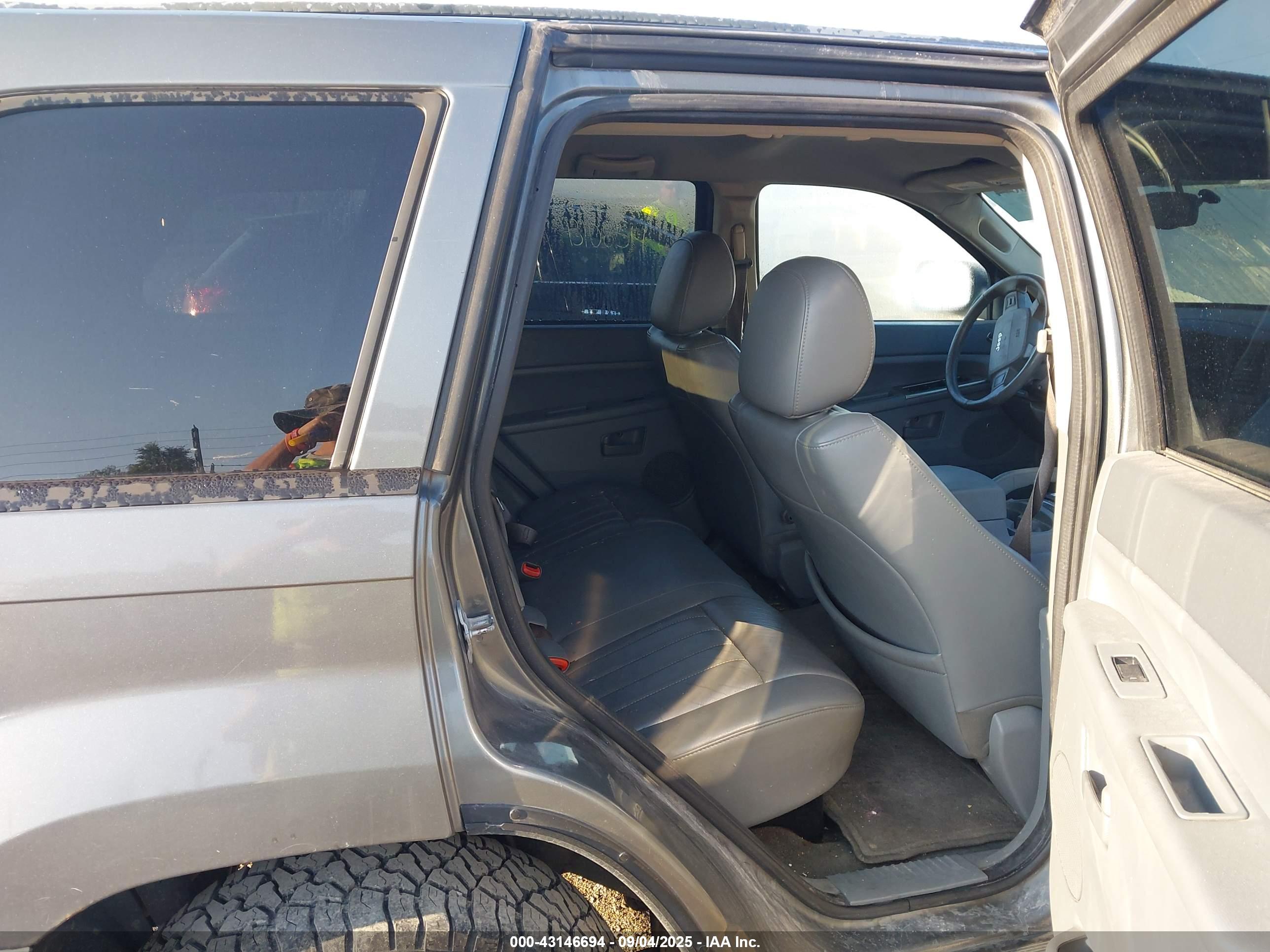 JEEP GRAND image 8