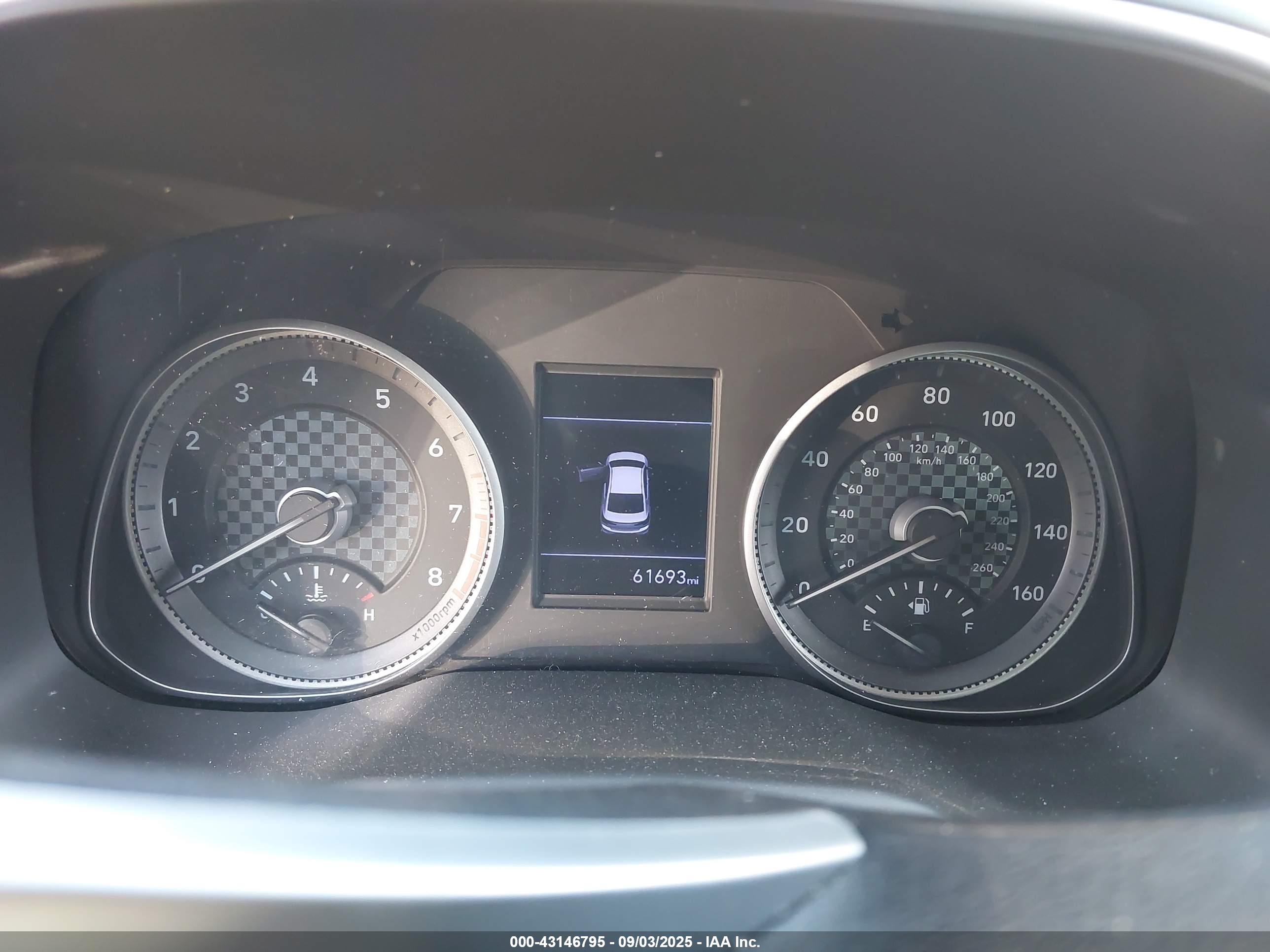 HYUNDAI ELANTRA image 7