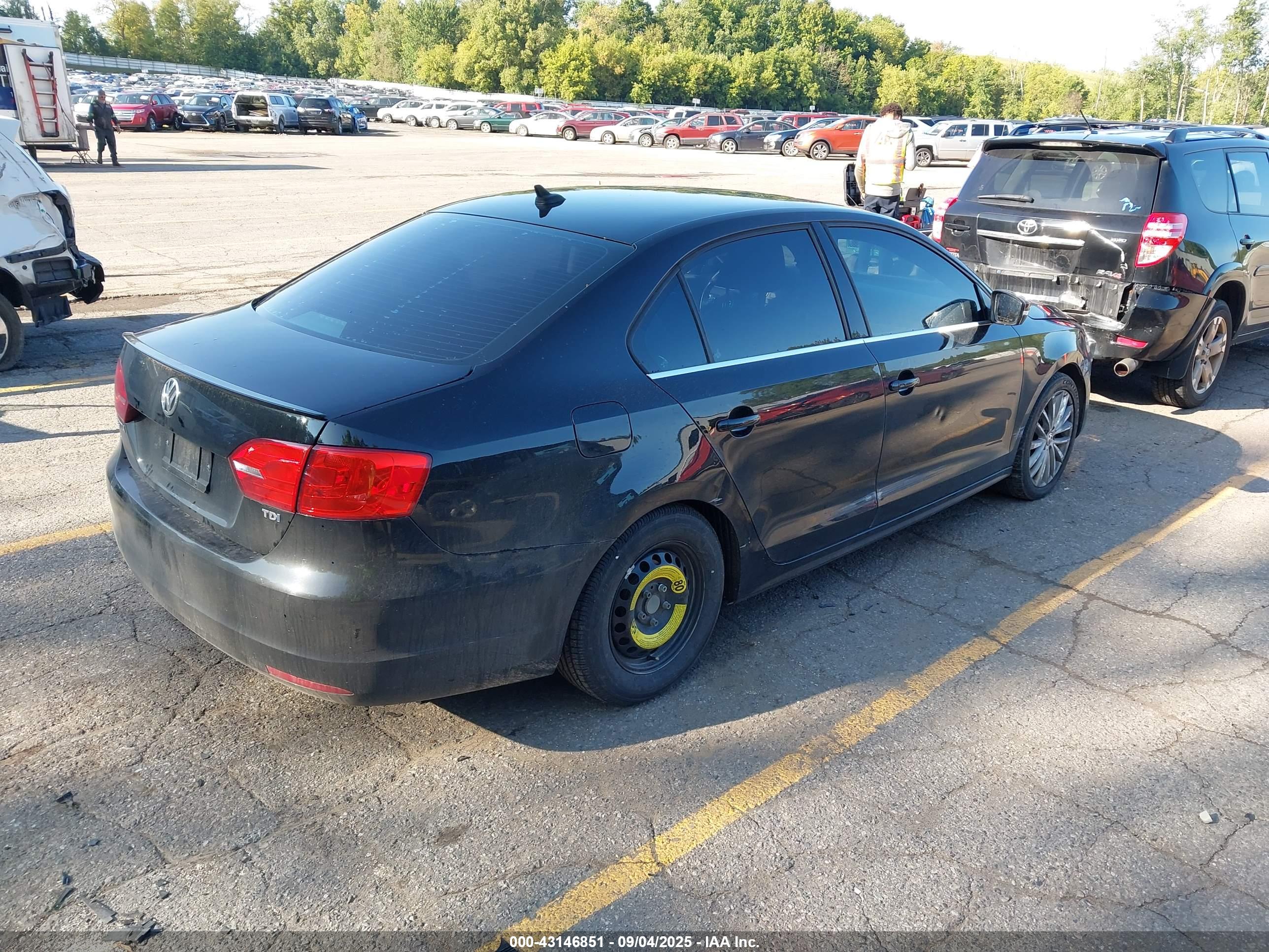 VOLKSWAGEN JETTA image 4