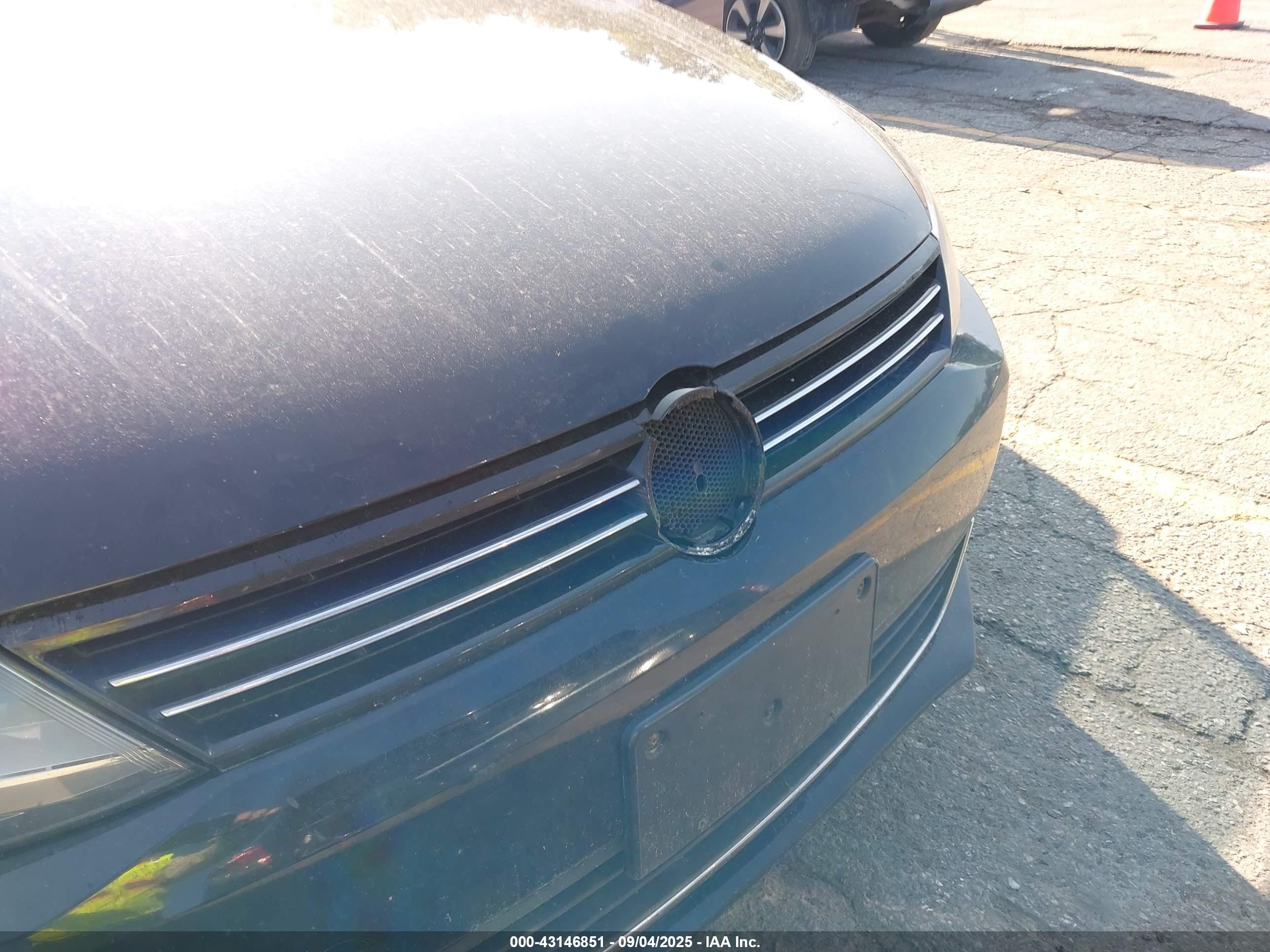 VOLKSWAGEN JETTA image 6