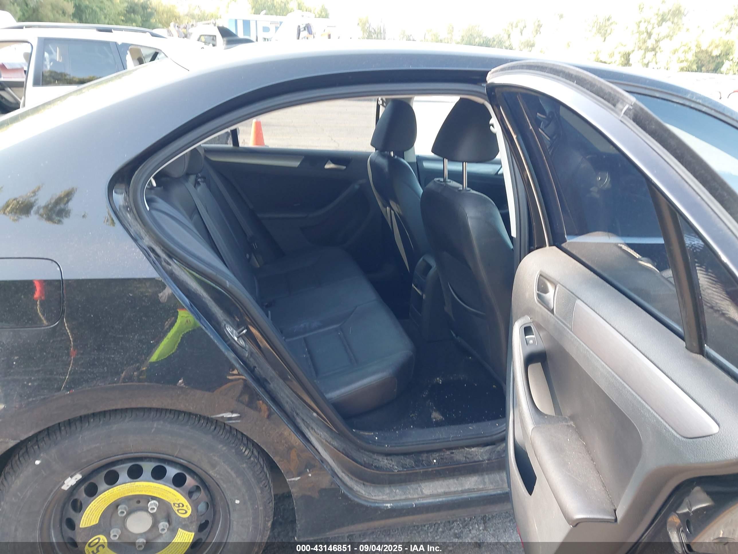 VOLKSWAGEN JETTA image 8