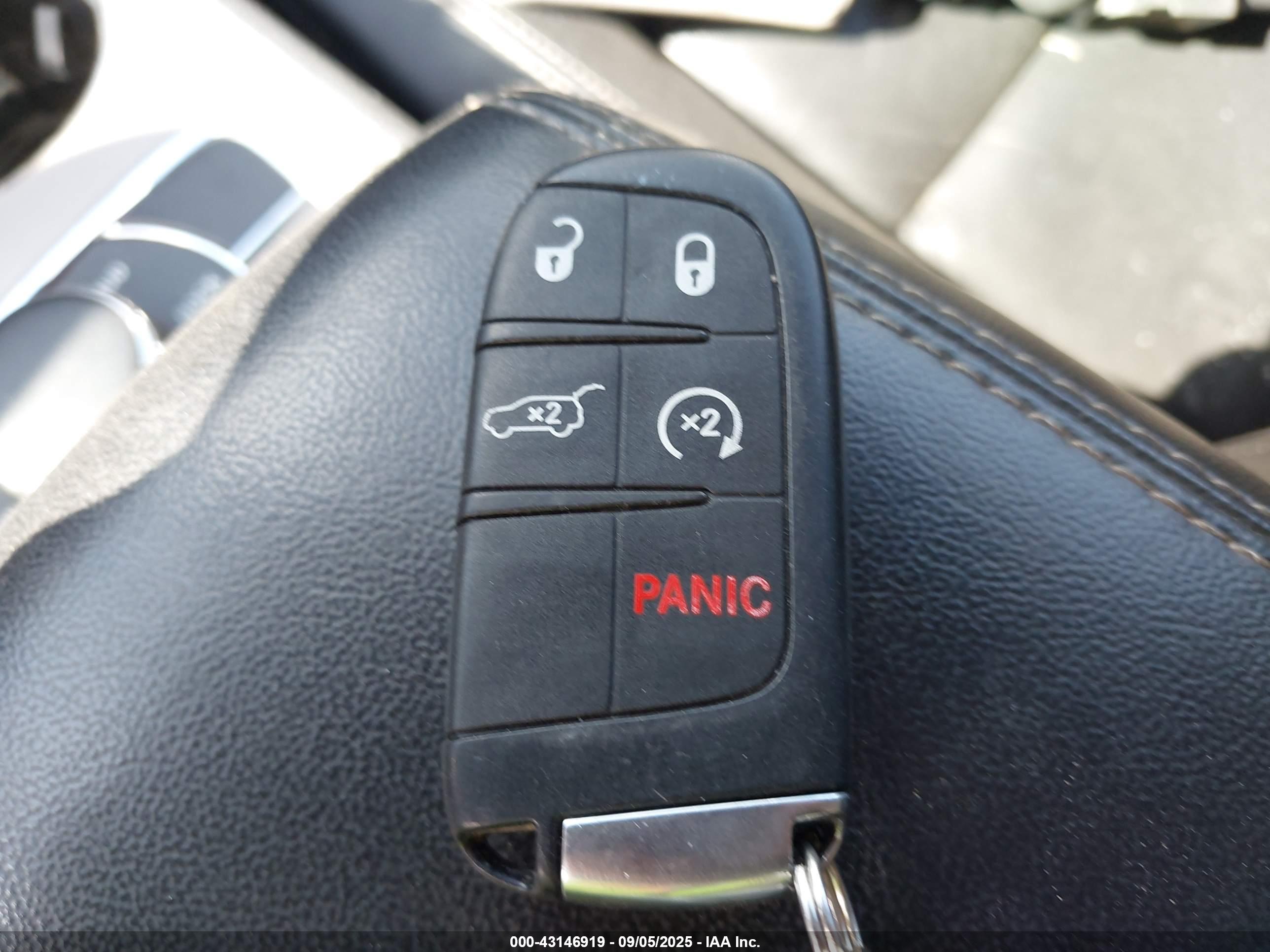 JEEP GRAND image 11