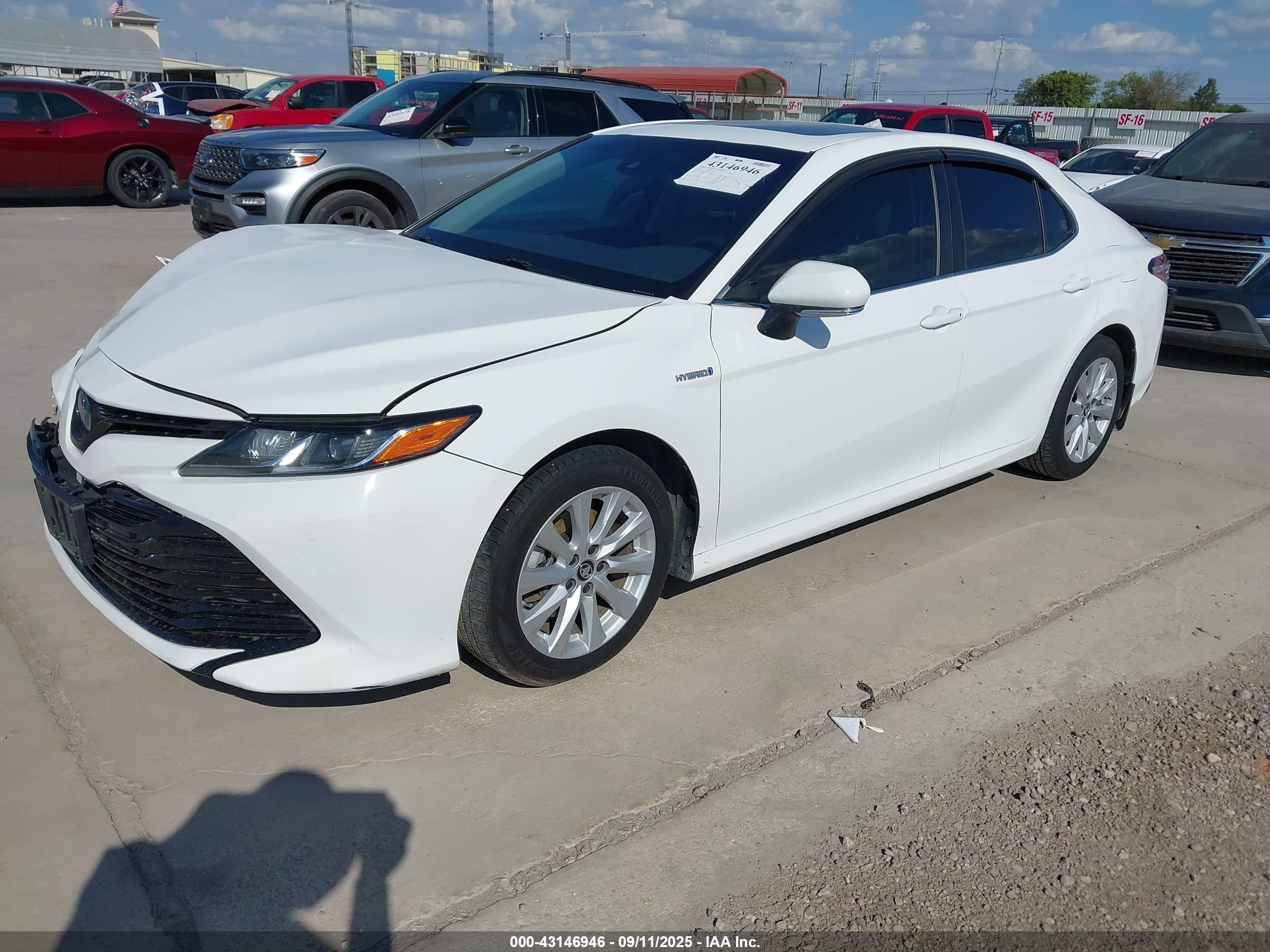 TOYOTA CAMRY image 2