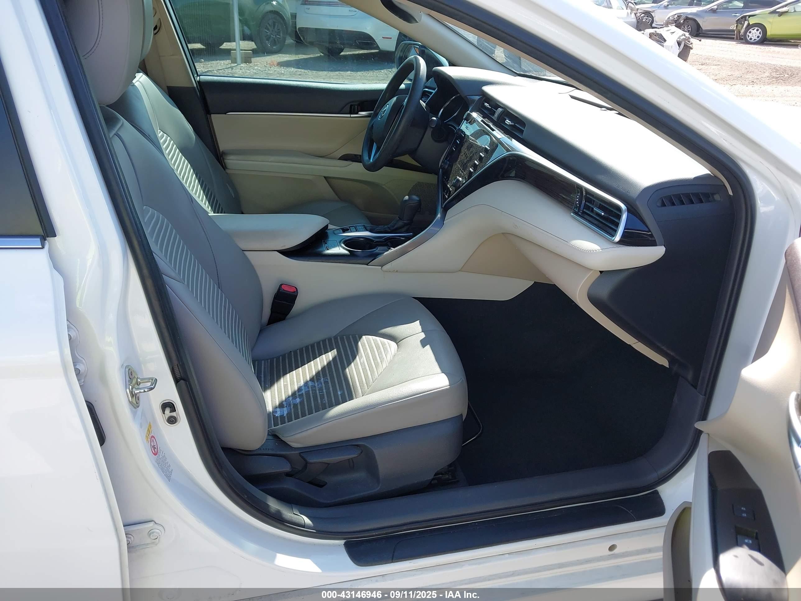 TOYOTA CAMRY image 5