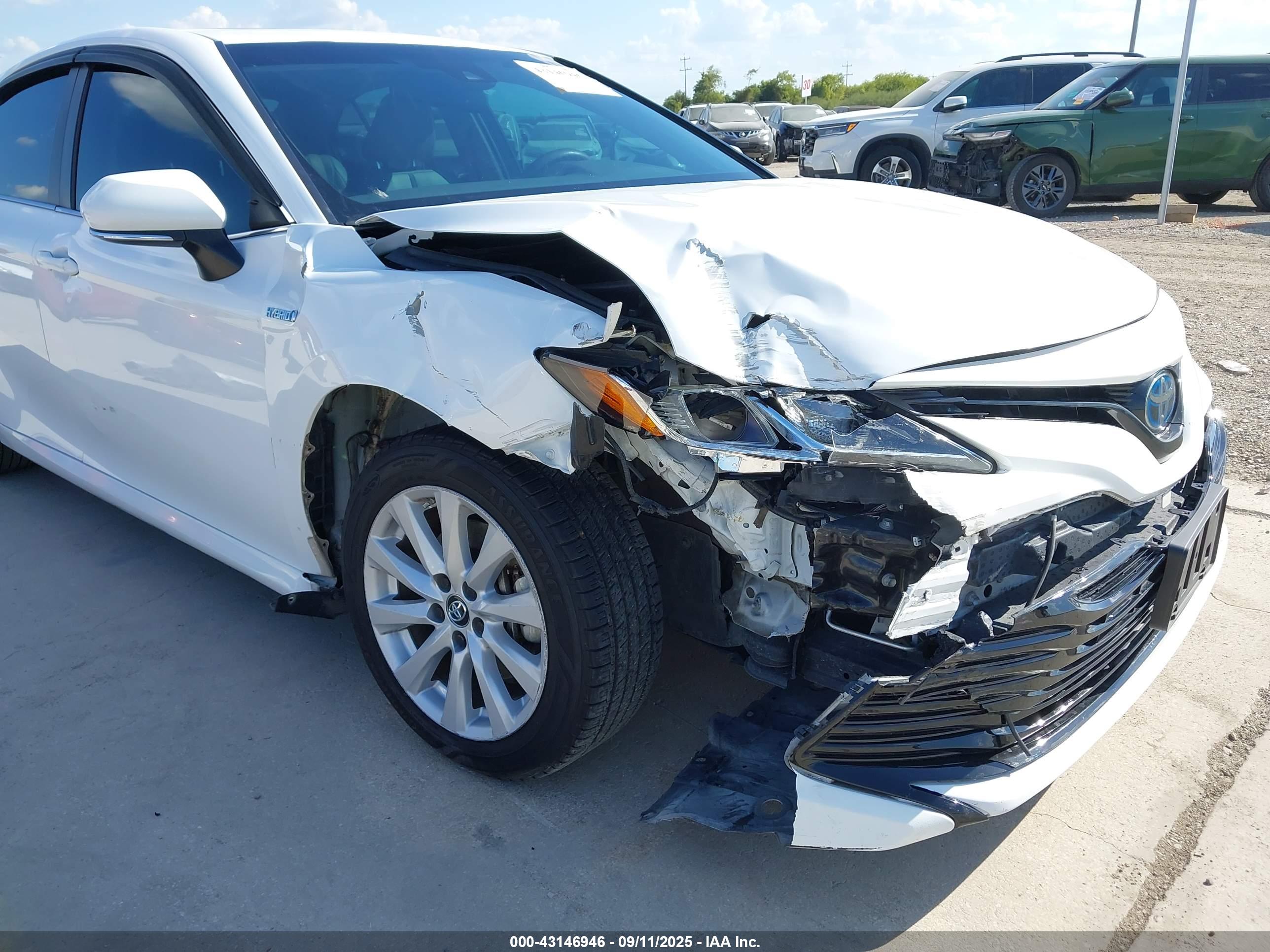 TOYOTA CAMRY image 6