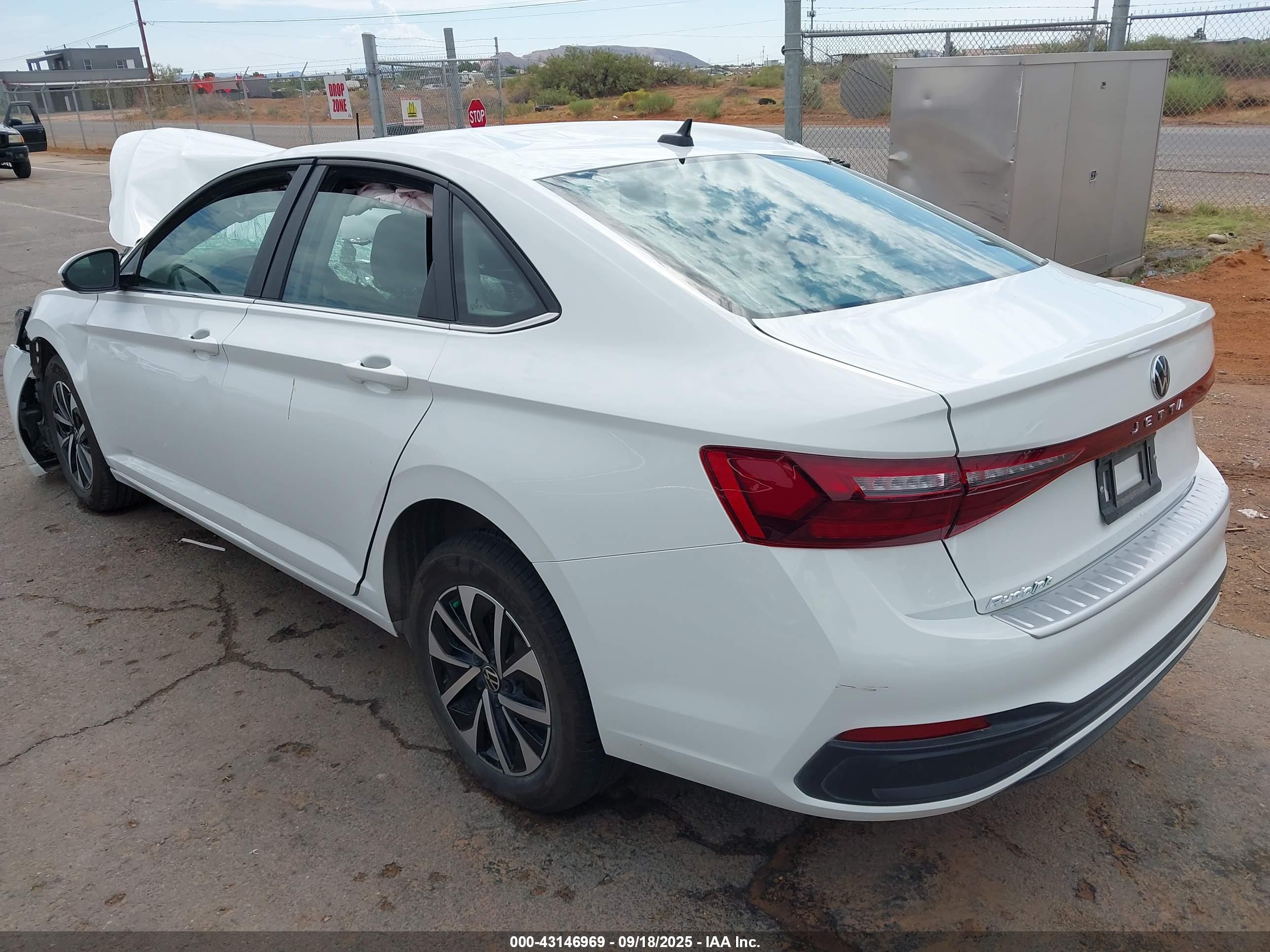 VOLKSWAGEN JETTA image 3