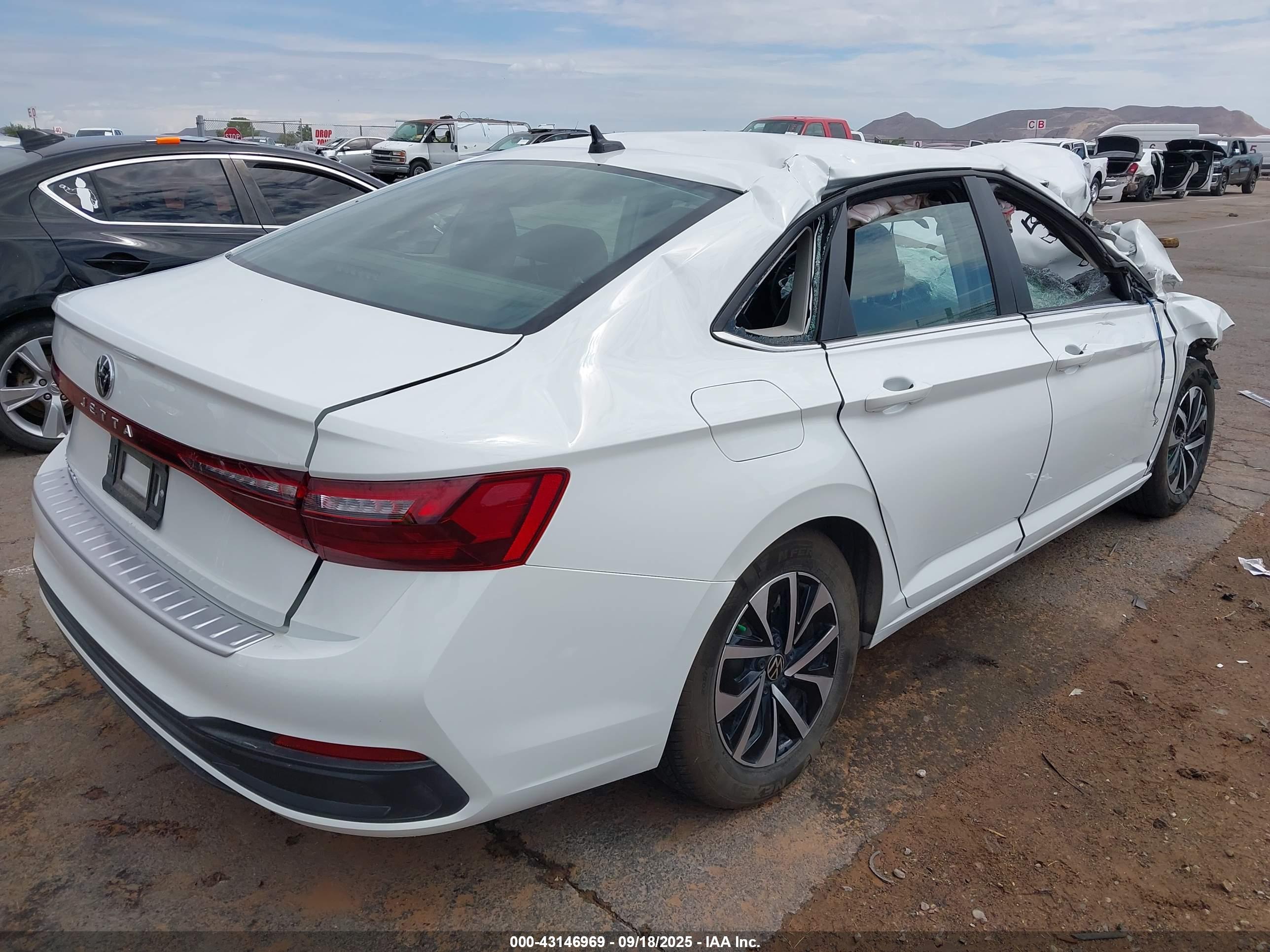 VOLKSWAGEN JETTA image 4