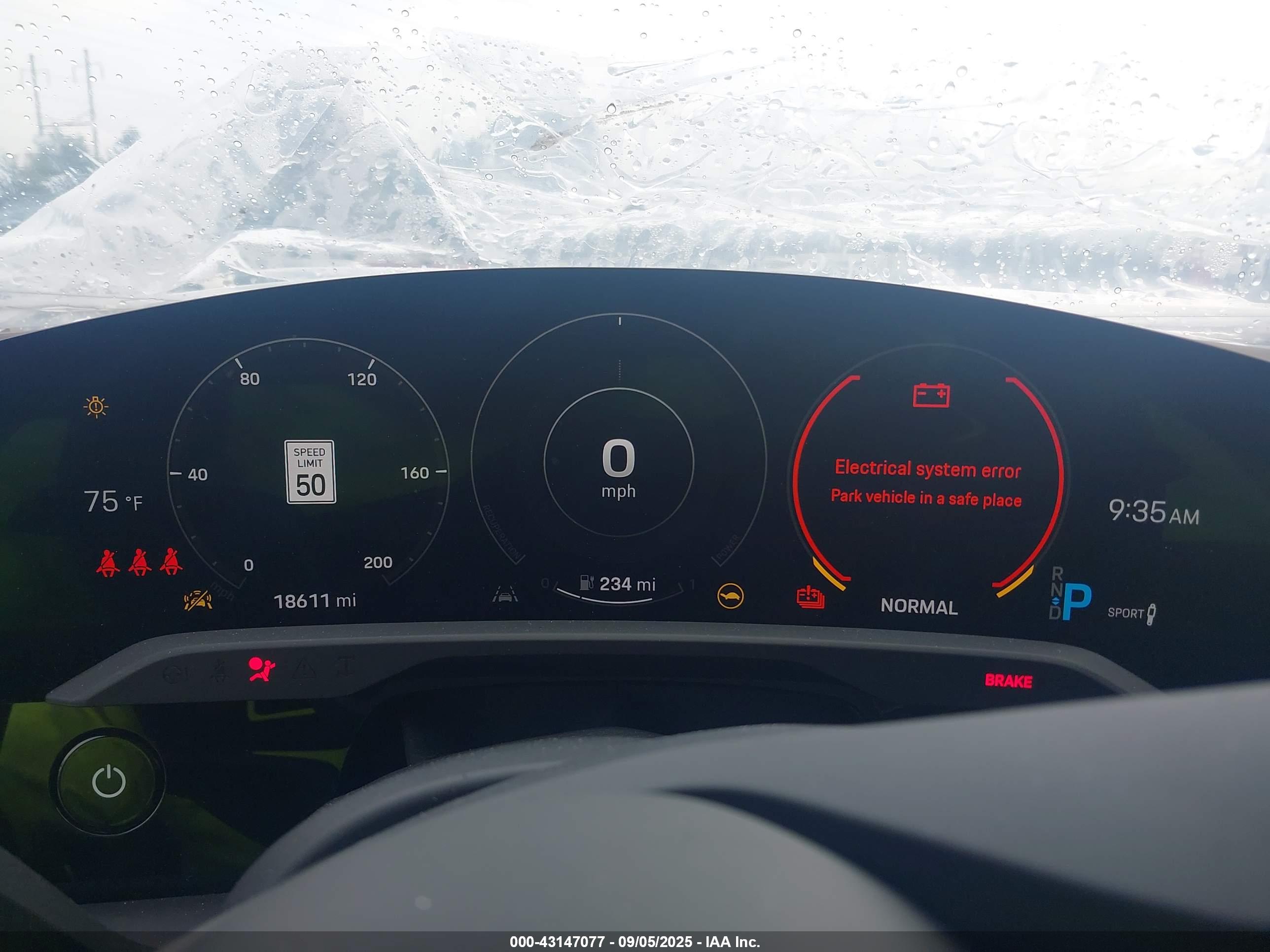 PORSCHE TAYCAN image 7