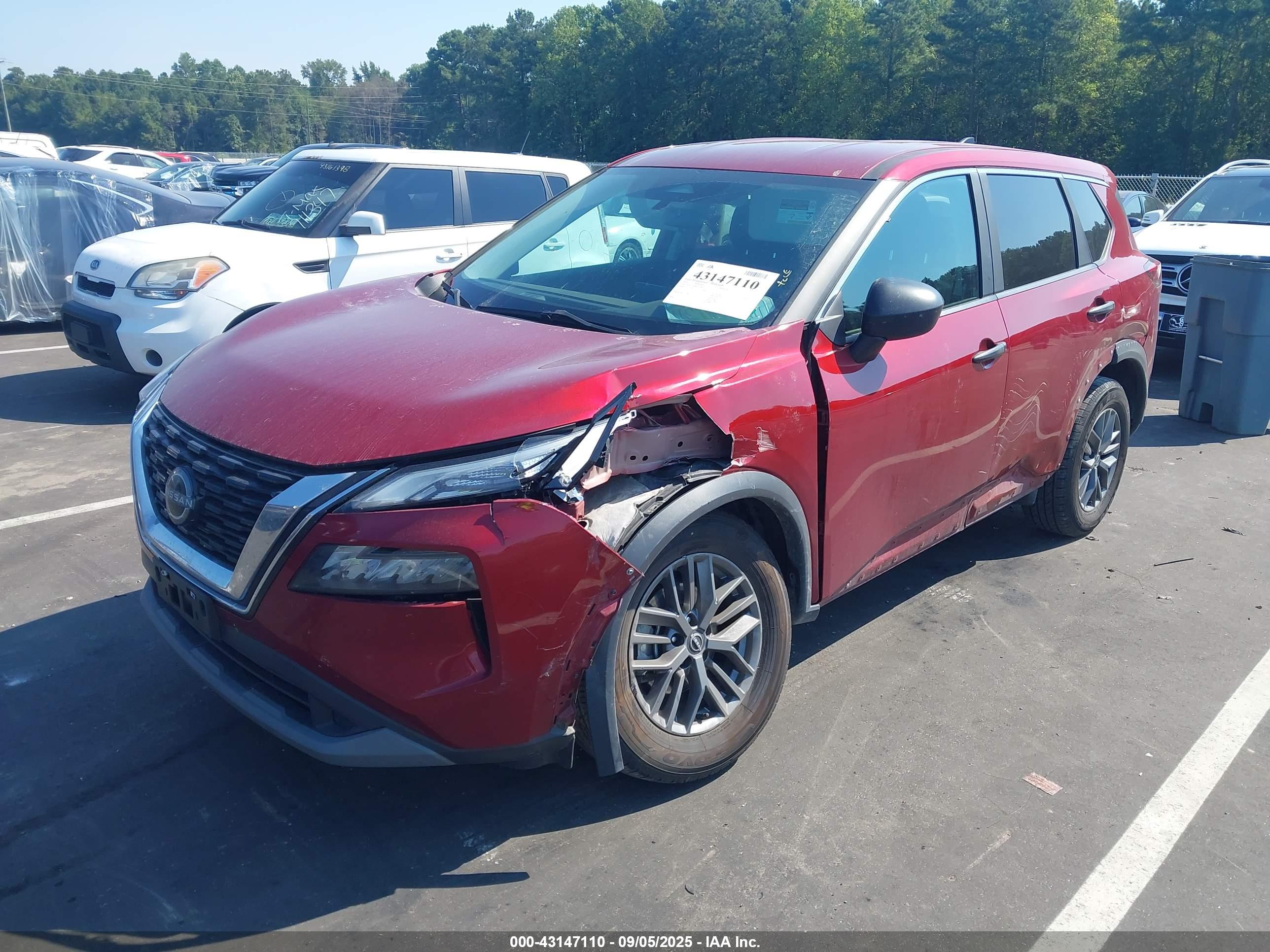 NISSAN ROGUE image 2