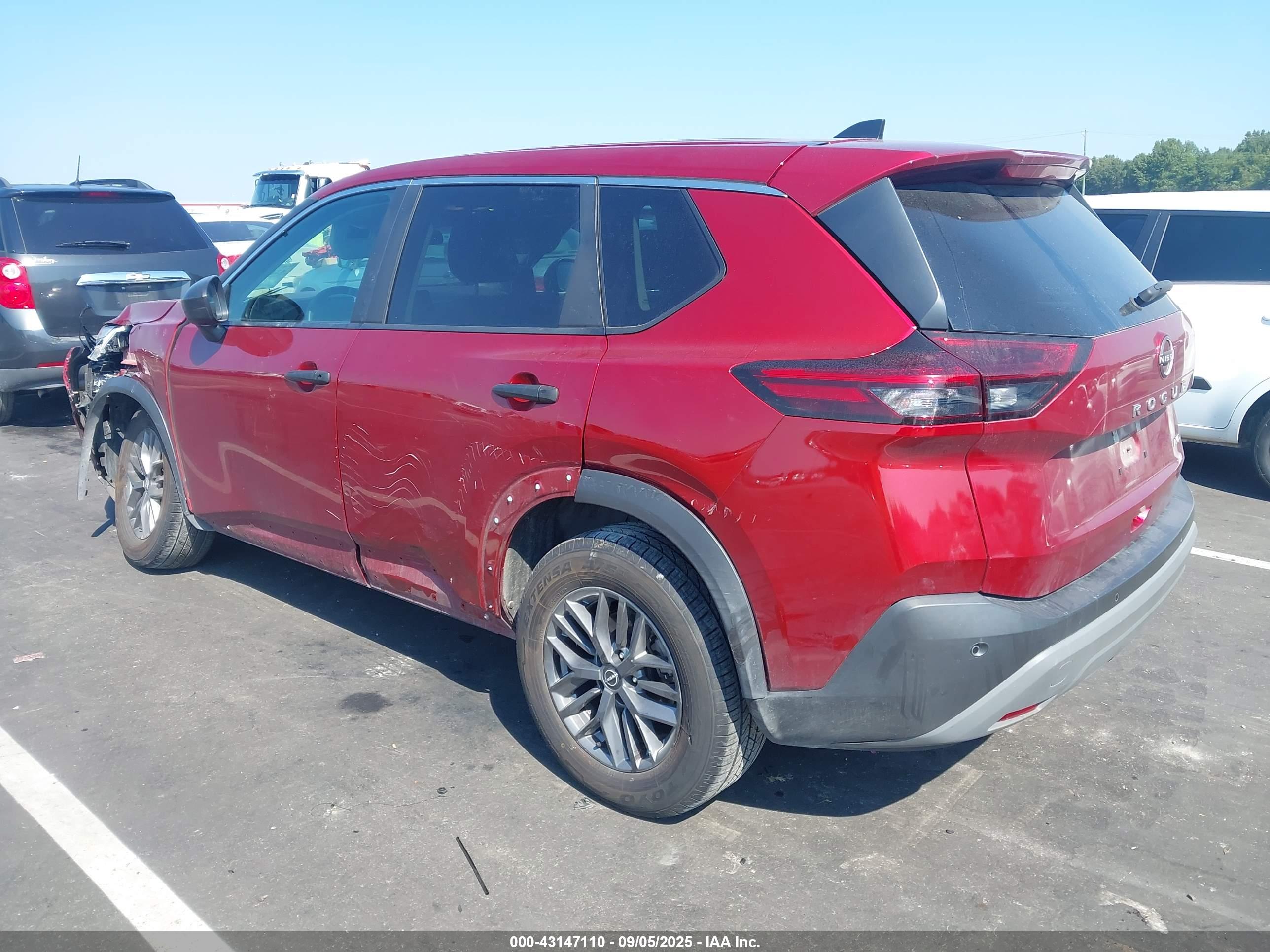 NISSAN ROGUE image 3