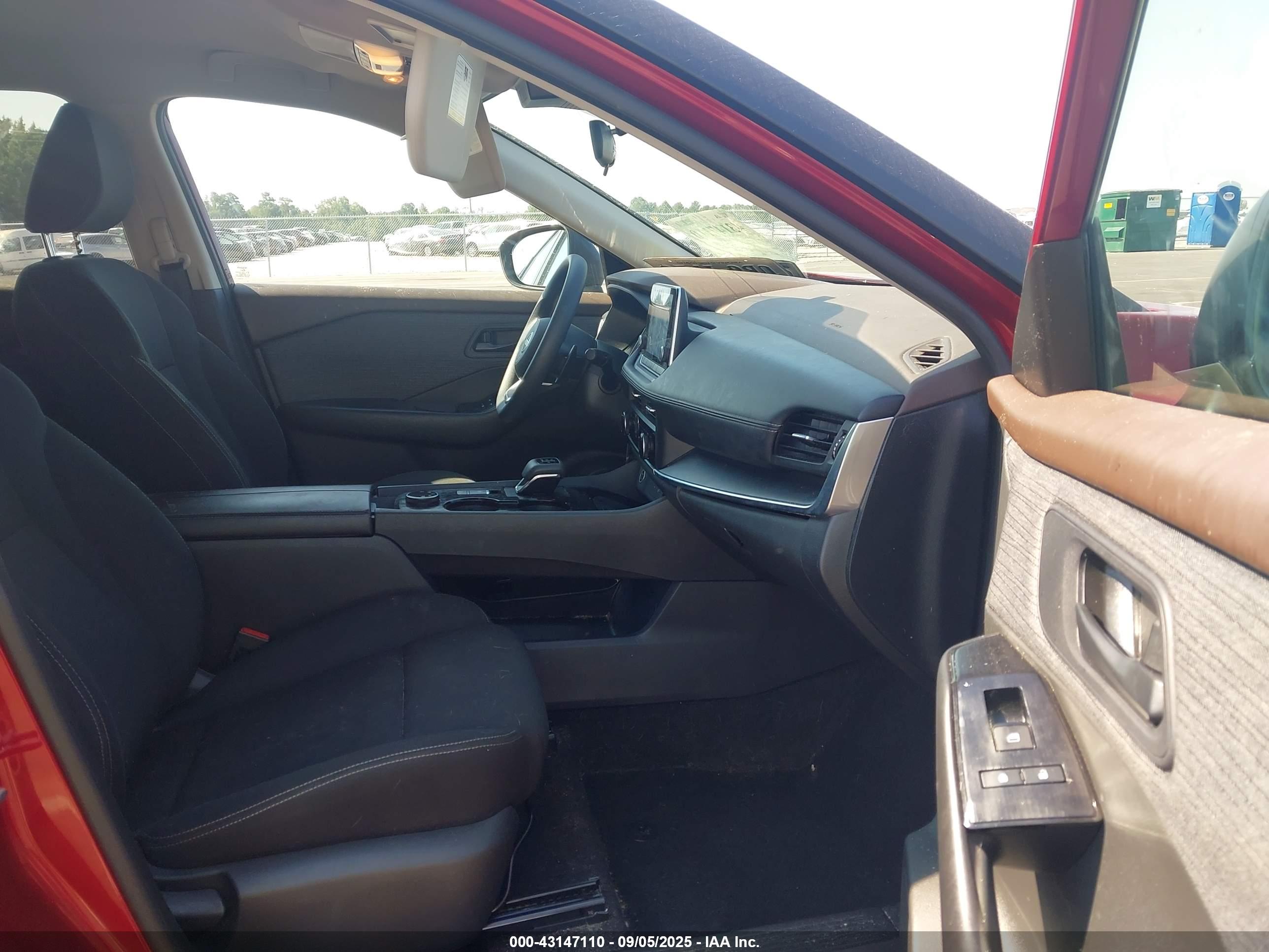 NISSAN ROGUE image 5