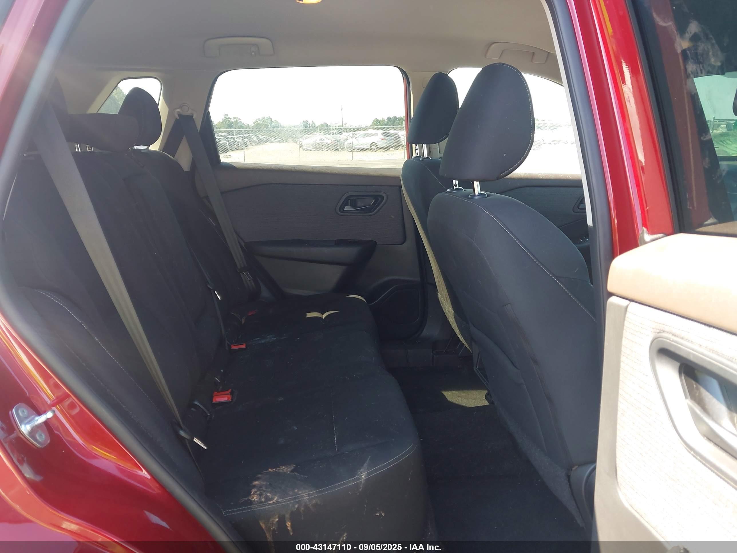 NISSAN ROGUE image 8