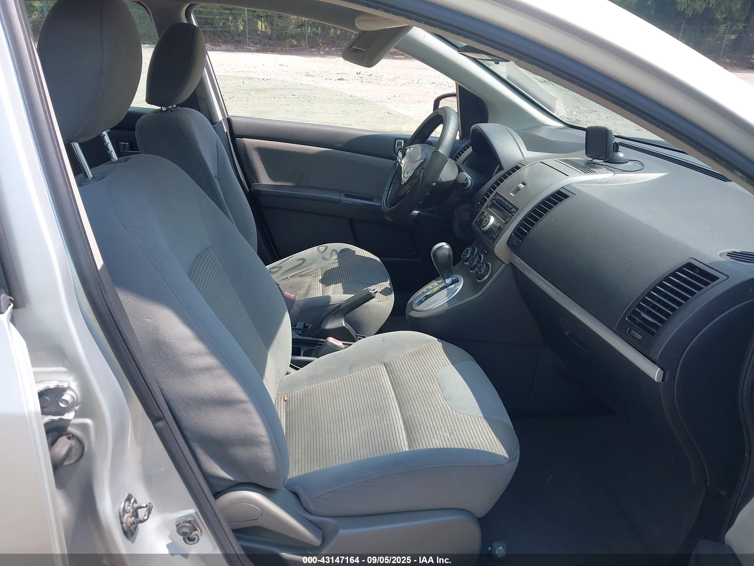 NISSAN SENTRA image 5