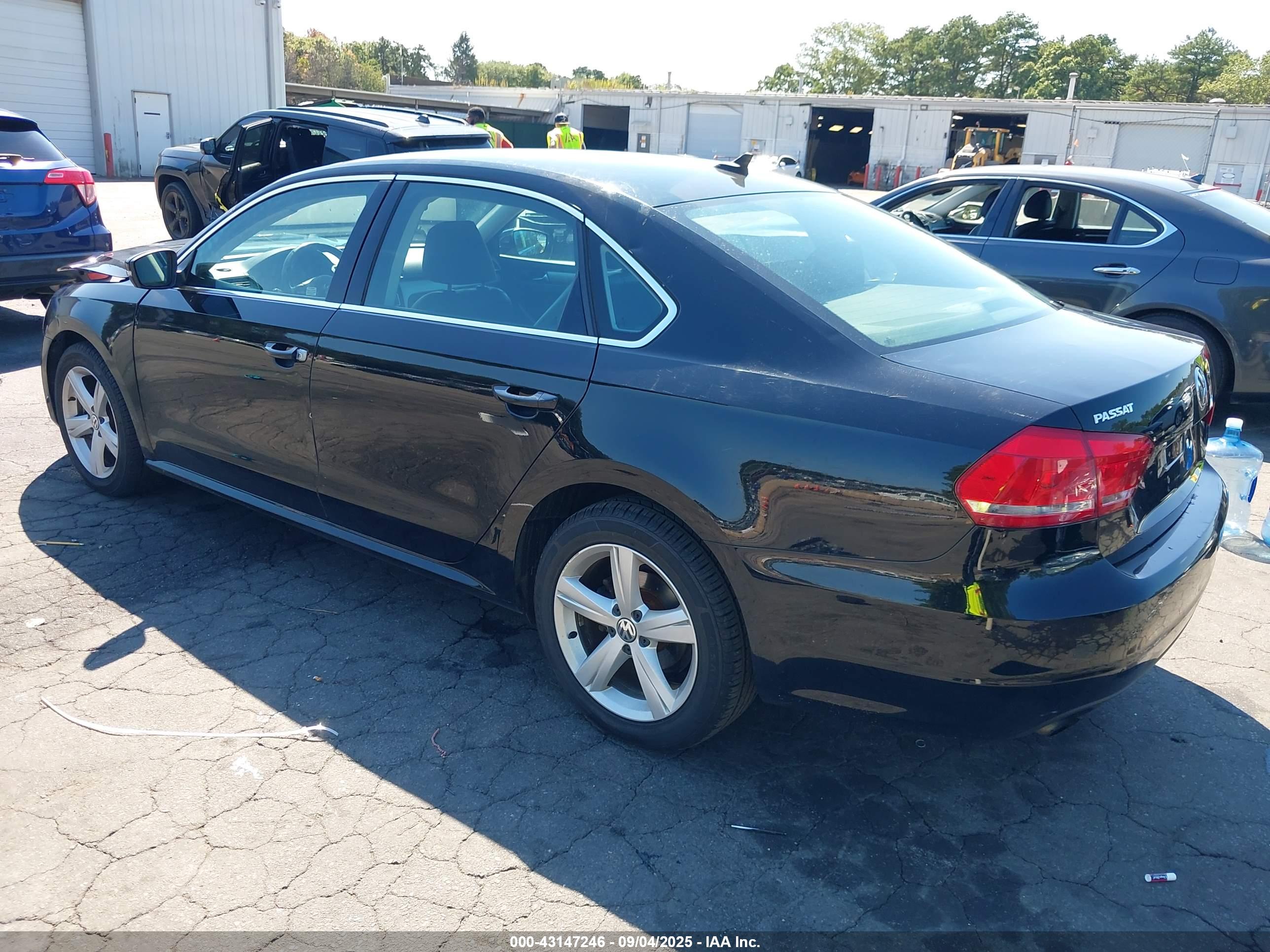 VOLKSWAGEN PASSAT image 3