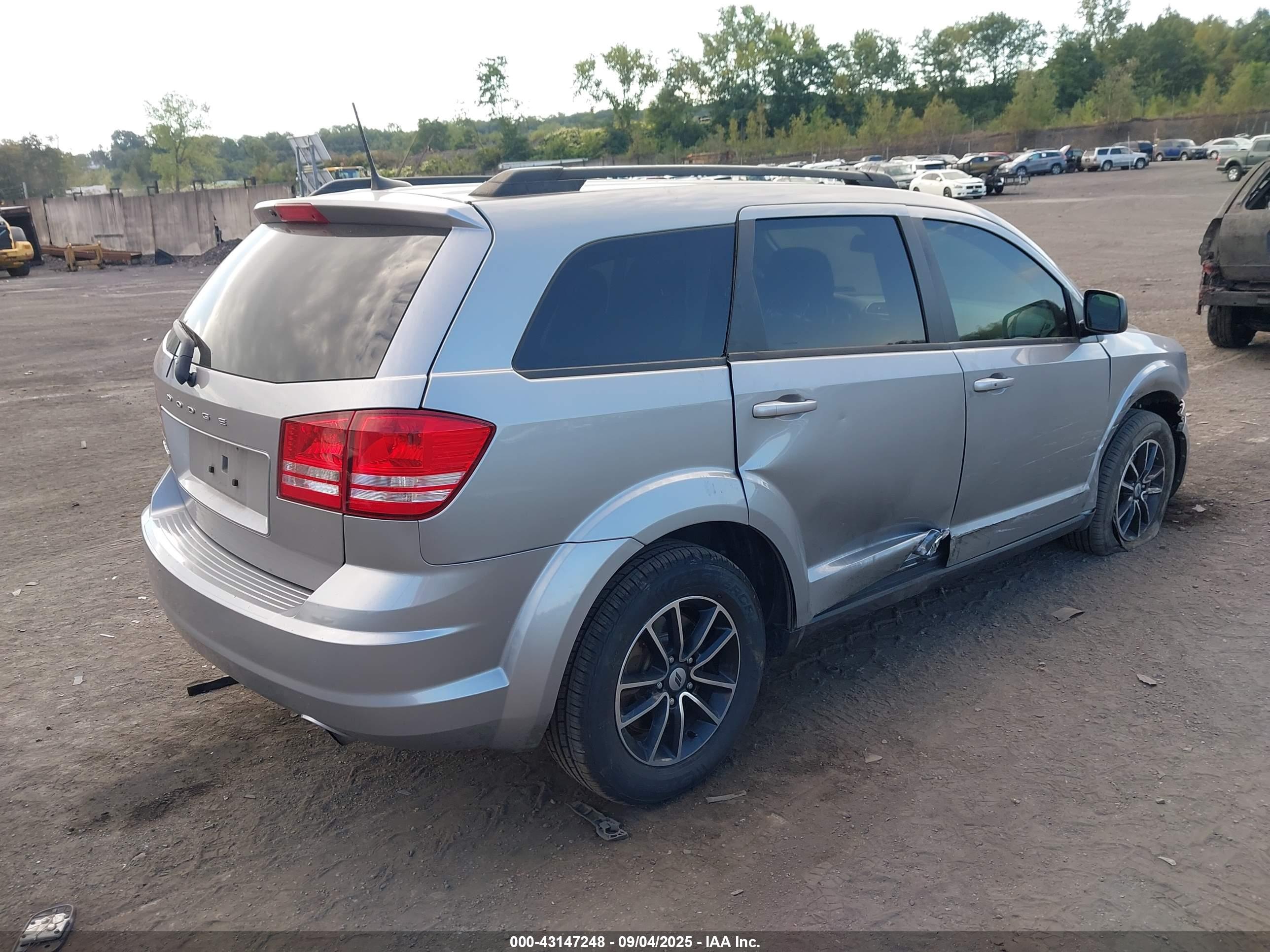 DODGE JOURNEY image 4