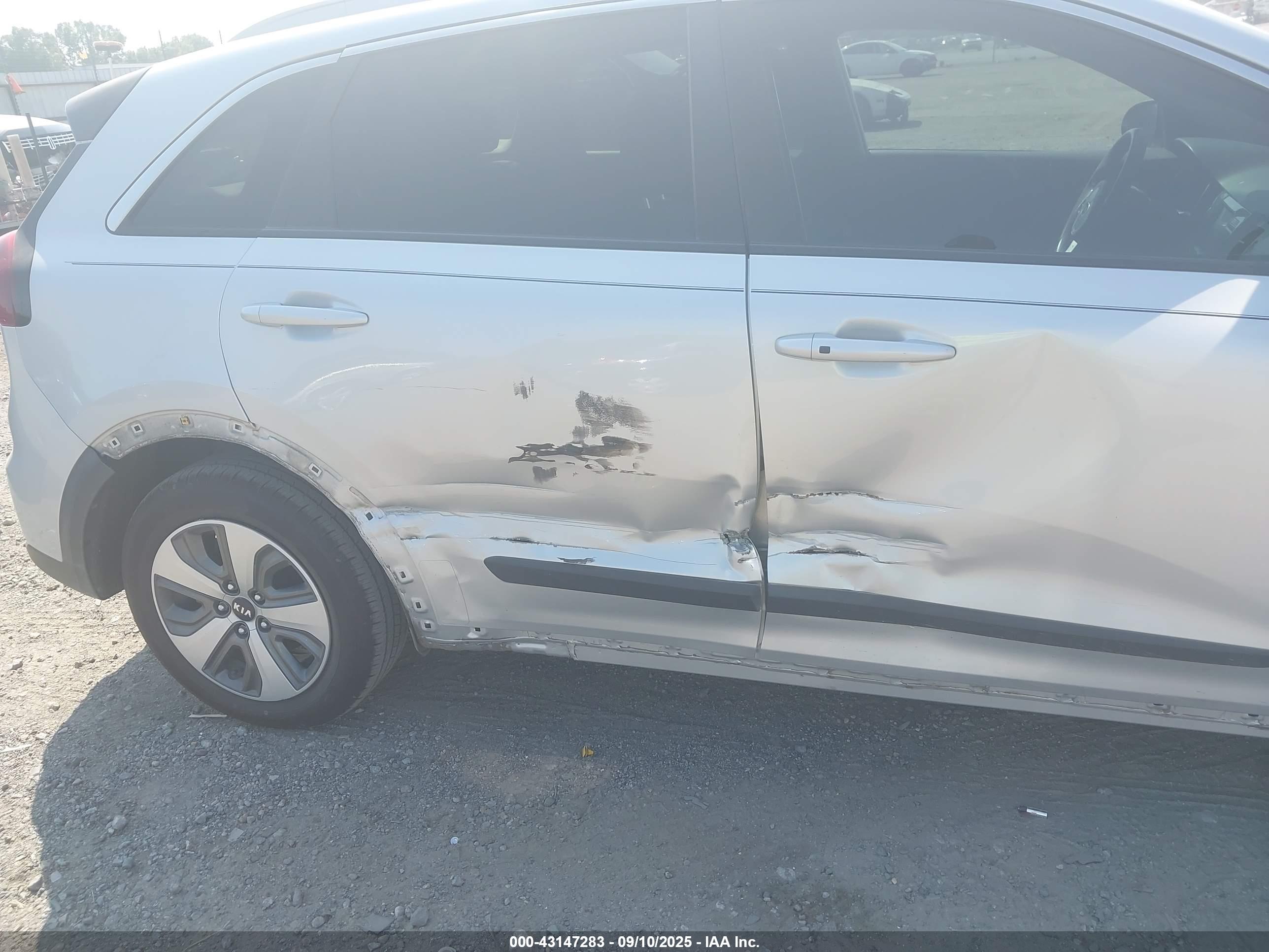 KIA NIRO image 6