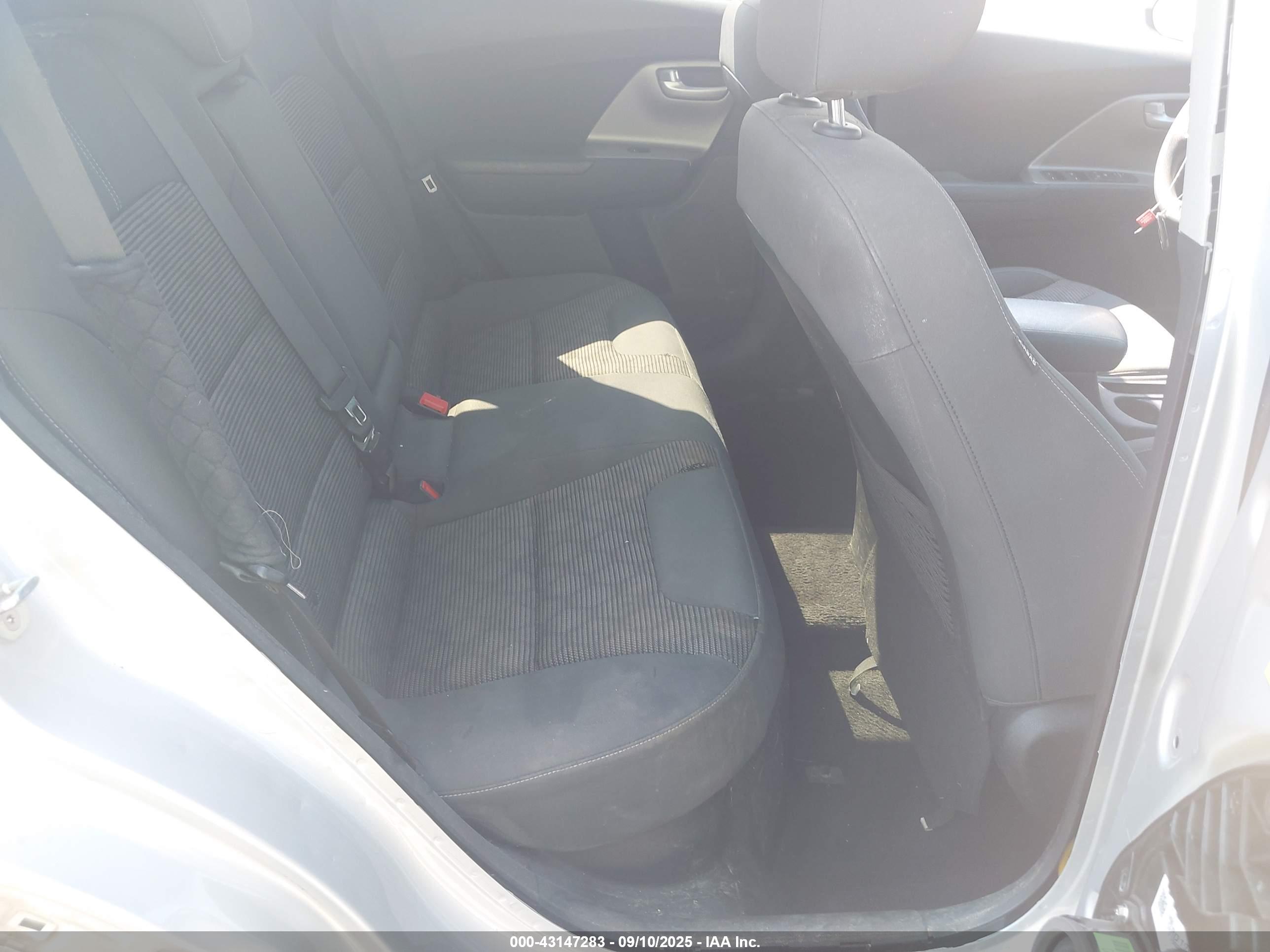 KIA NIRO image 8