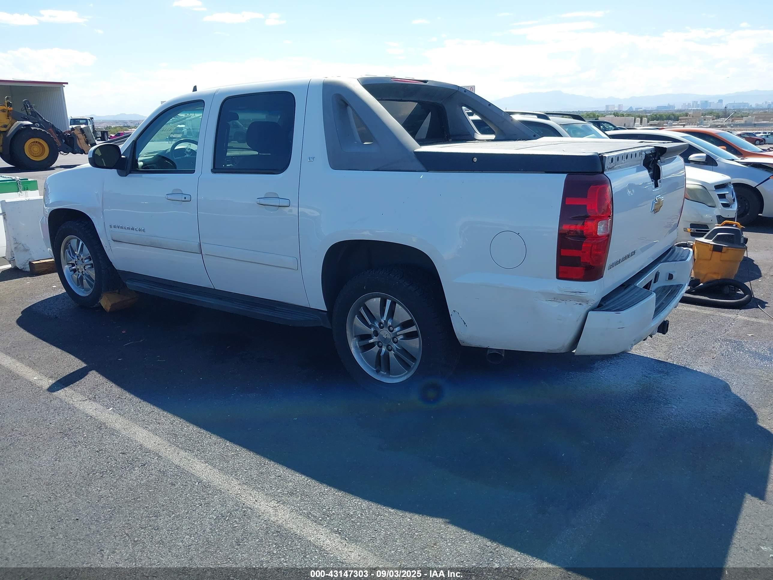 CHEVROLET AVALANCHE image 3