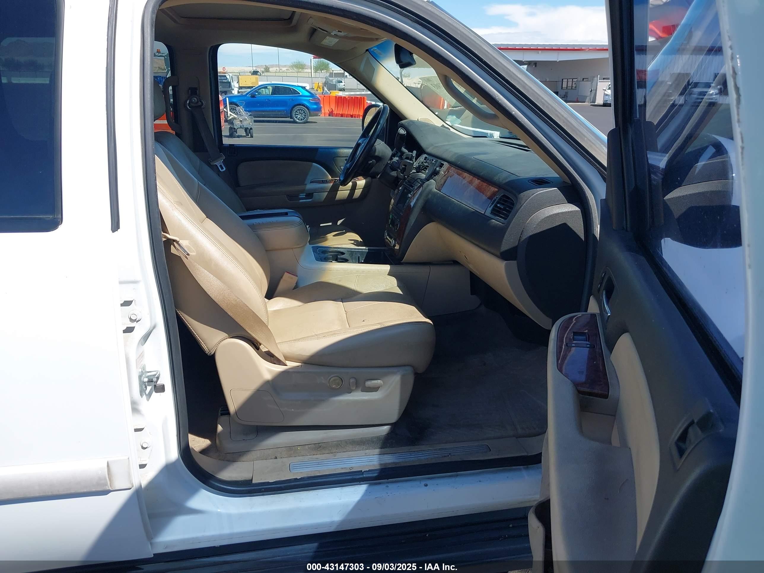 CHEVROLET AVALANCHE image 5