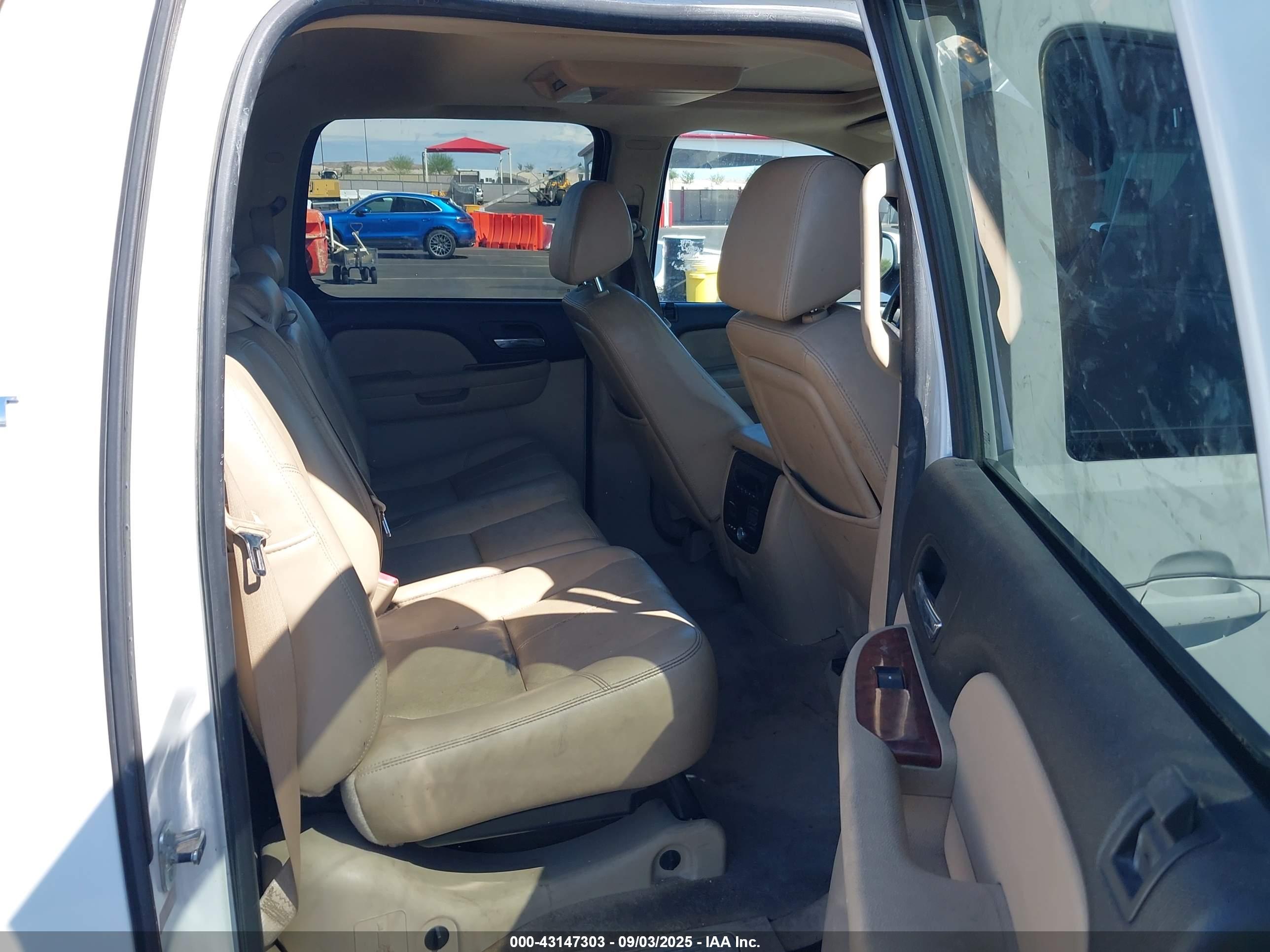 CHEVROLET AVALANCHE image 8