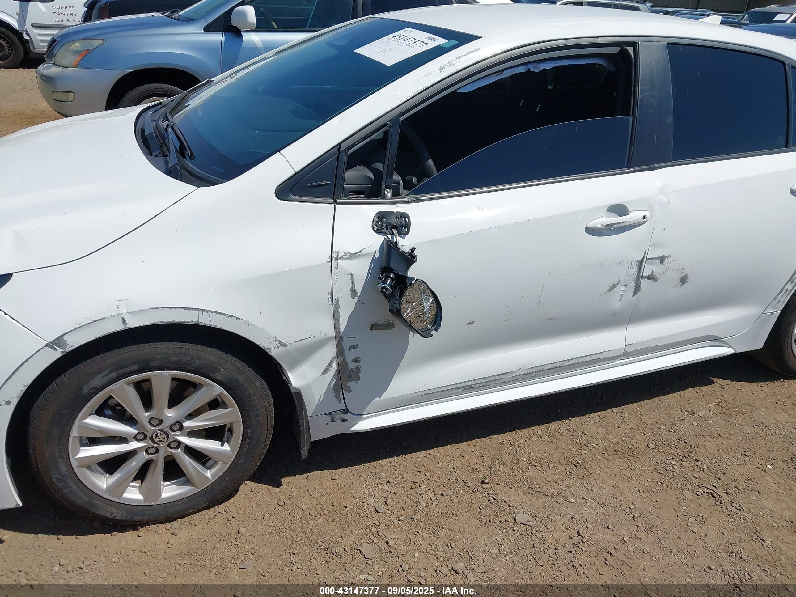 TOYOTA COROLLA image 6