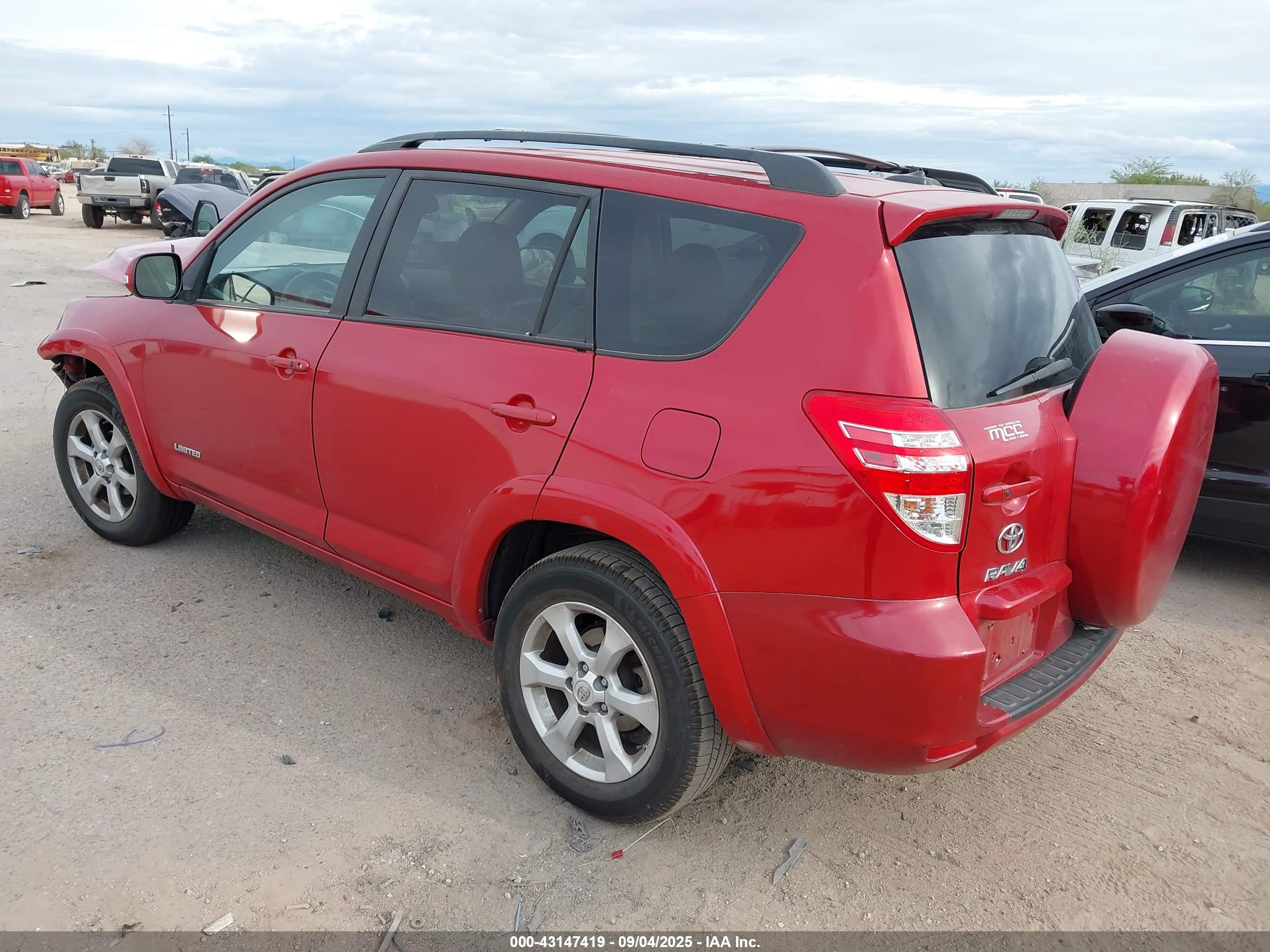 TOYOTA RAV4 image 3