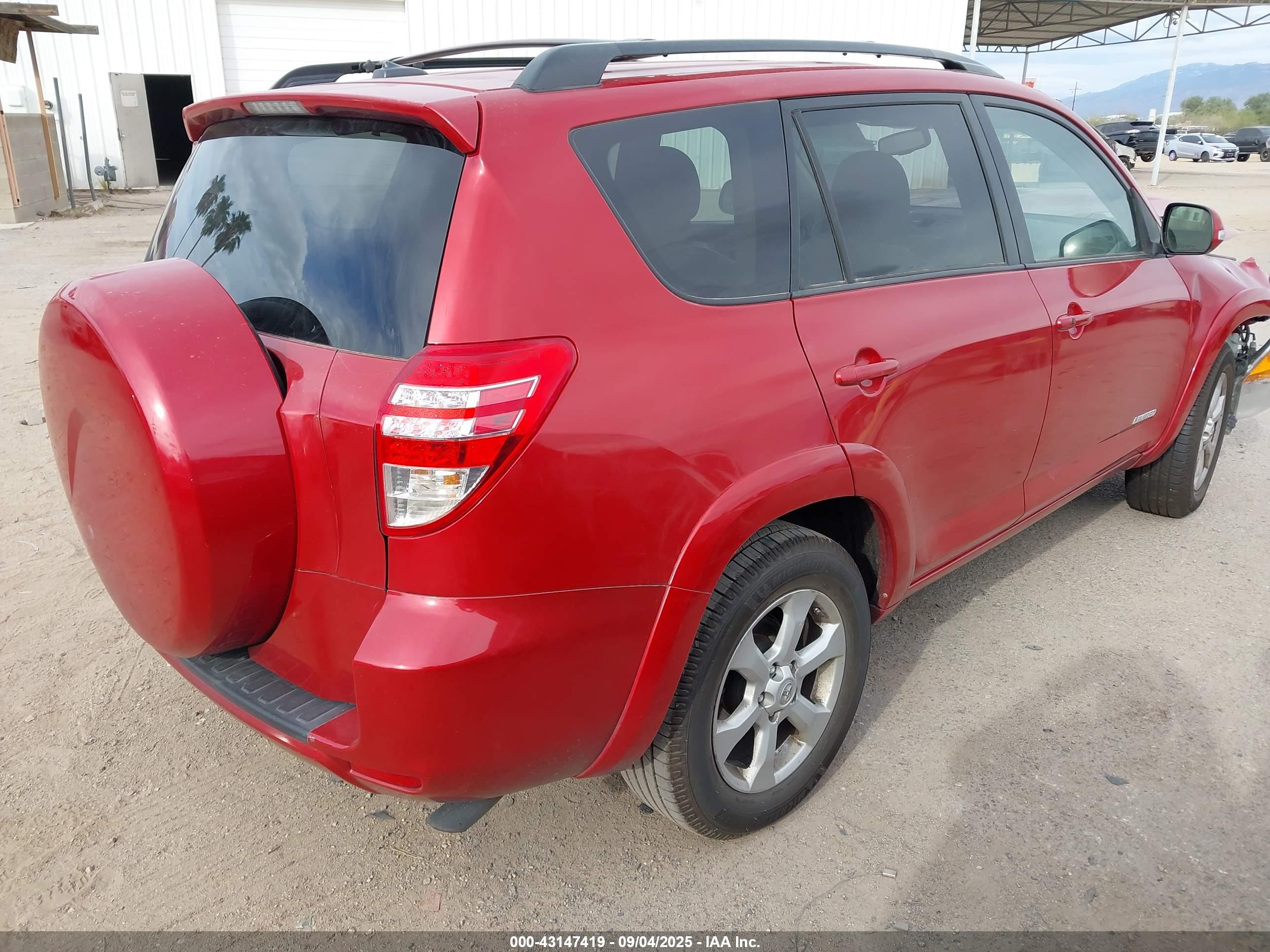 TOYOTA RAV4 image 4