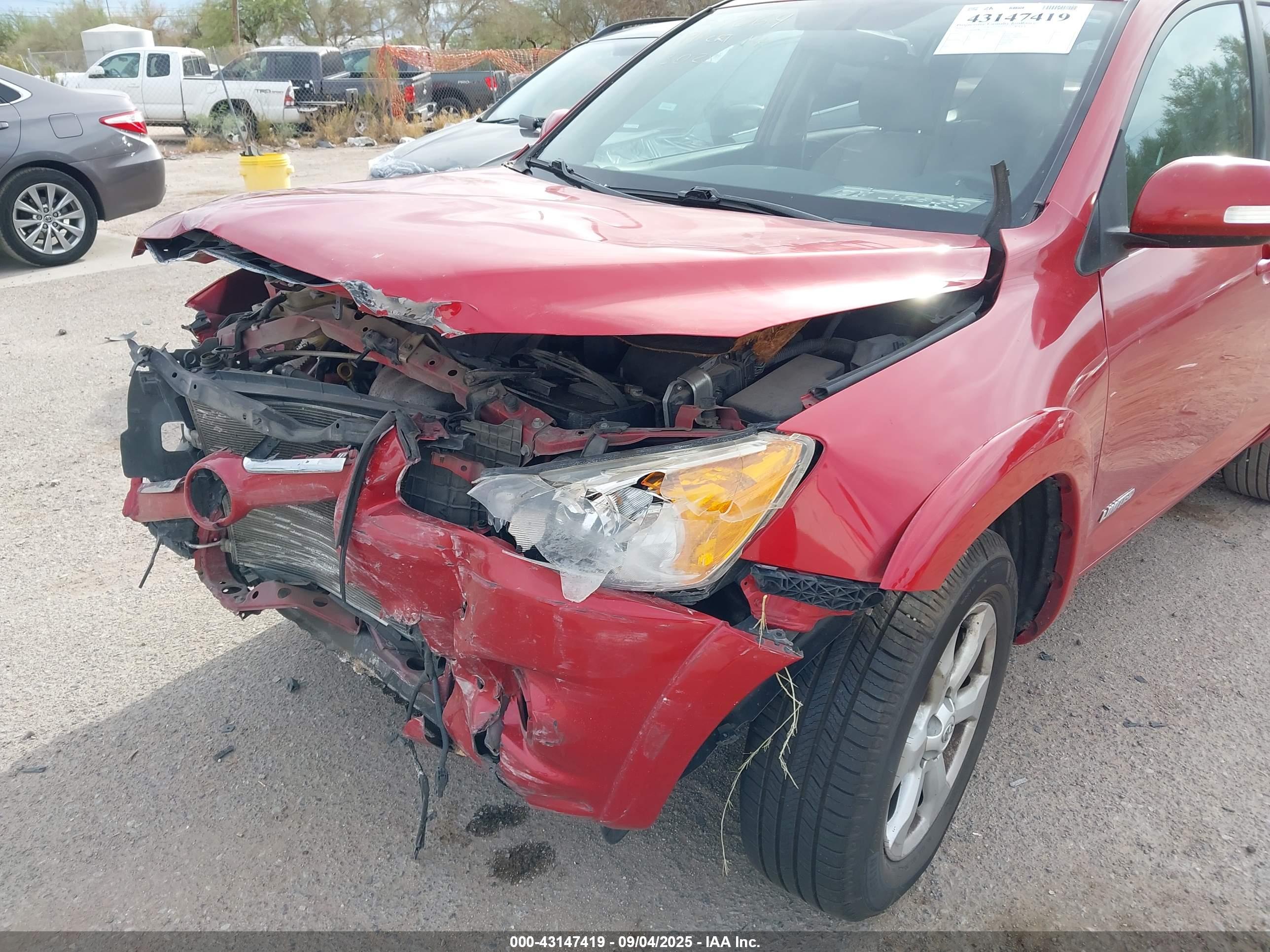 TOYOTA RAV4 image 6