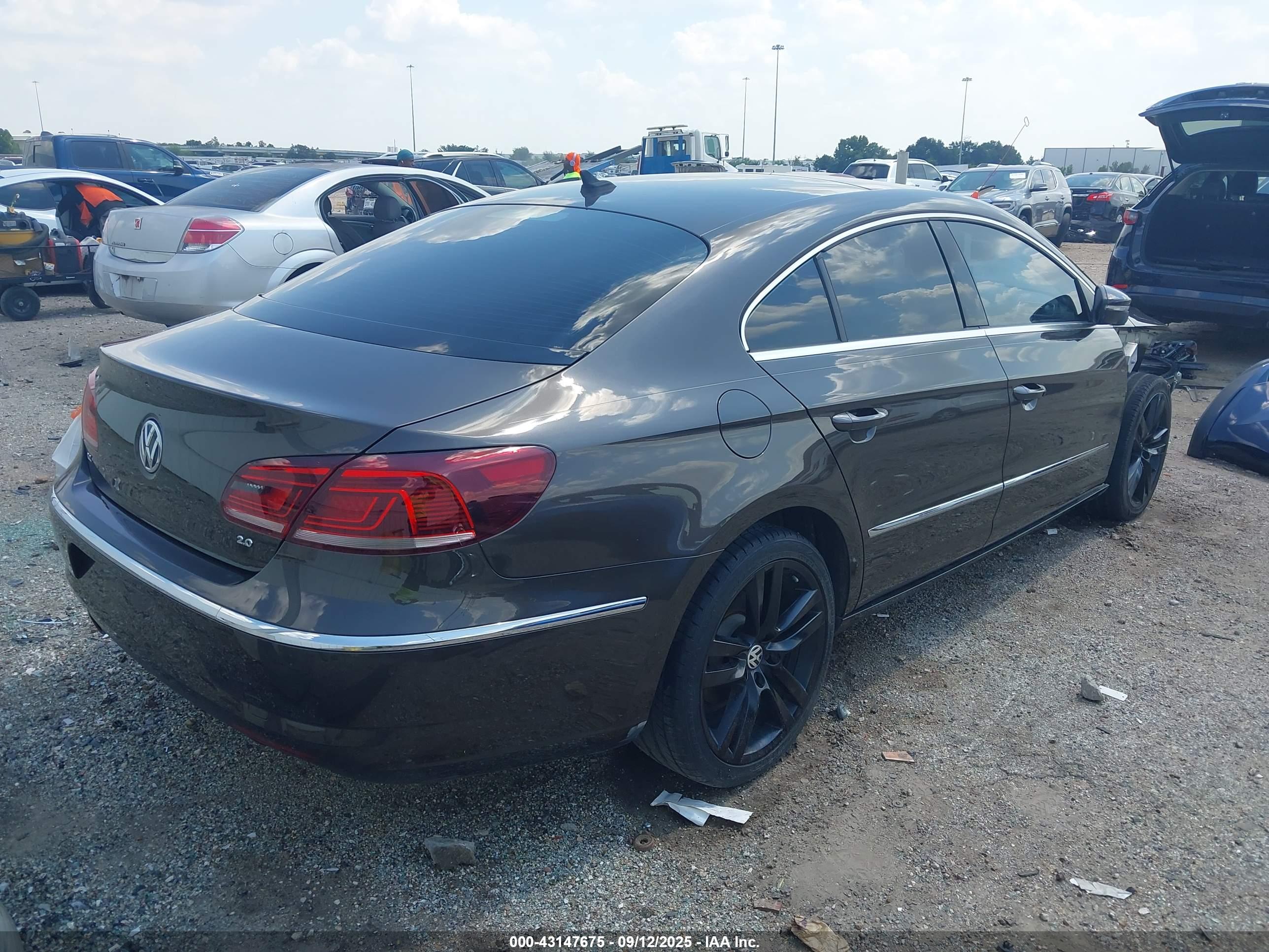 VOLKSWAGEN CC image 4