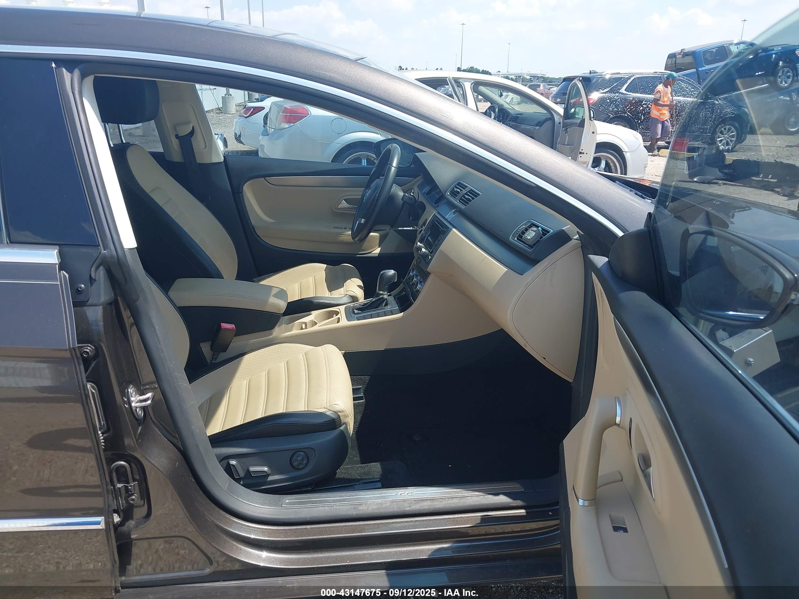 VOLKSWAGEN CC image 5