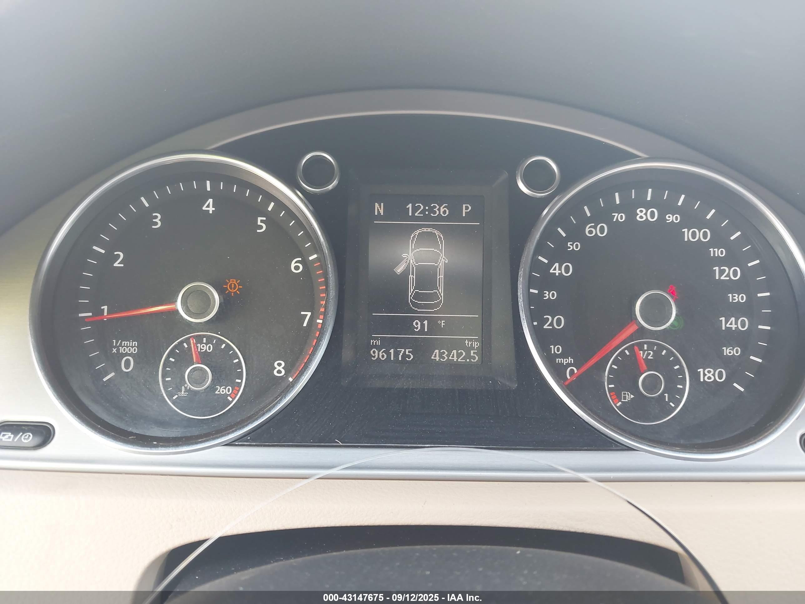 VOLKSWAGEN CC image 7