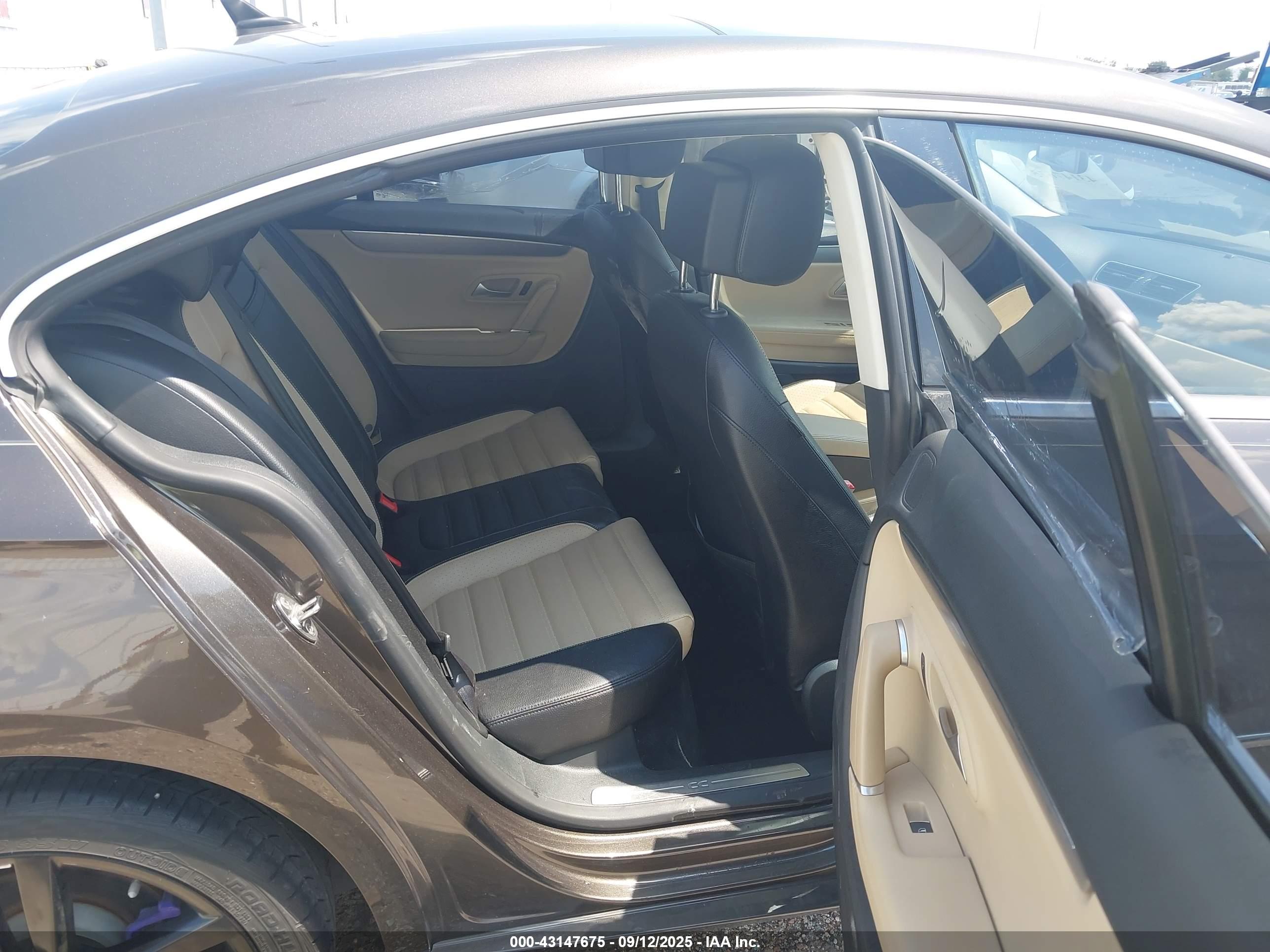 VOLKSWAGEN CC image 8