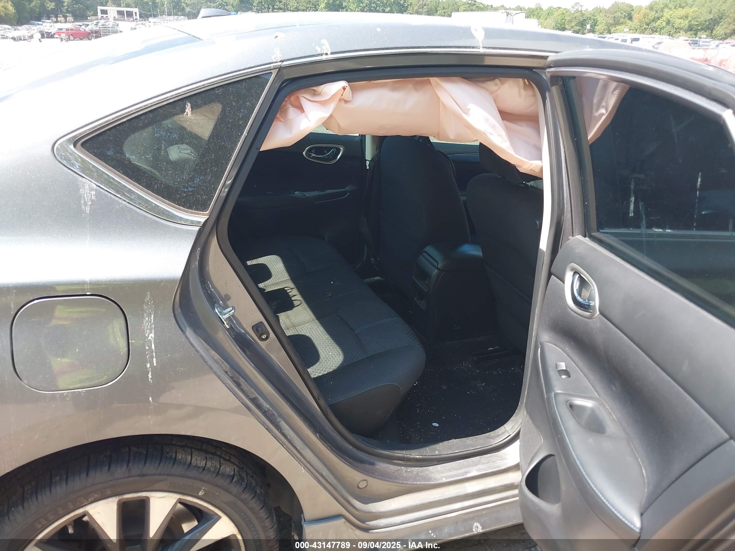 NISSAN SENTRA image 8