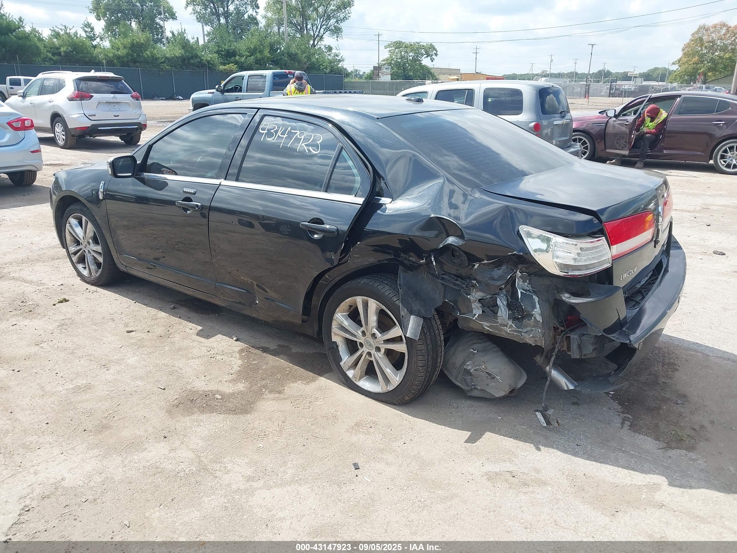 LINCOLN MKZ image 3