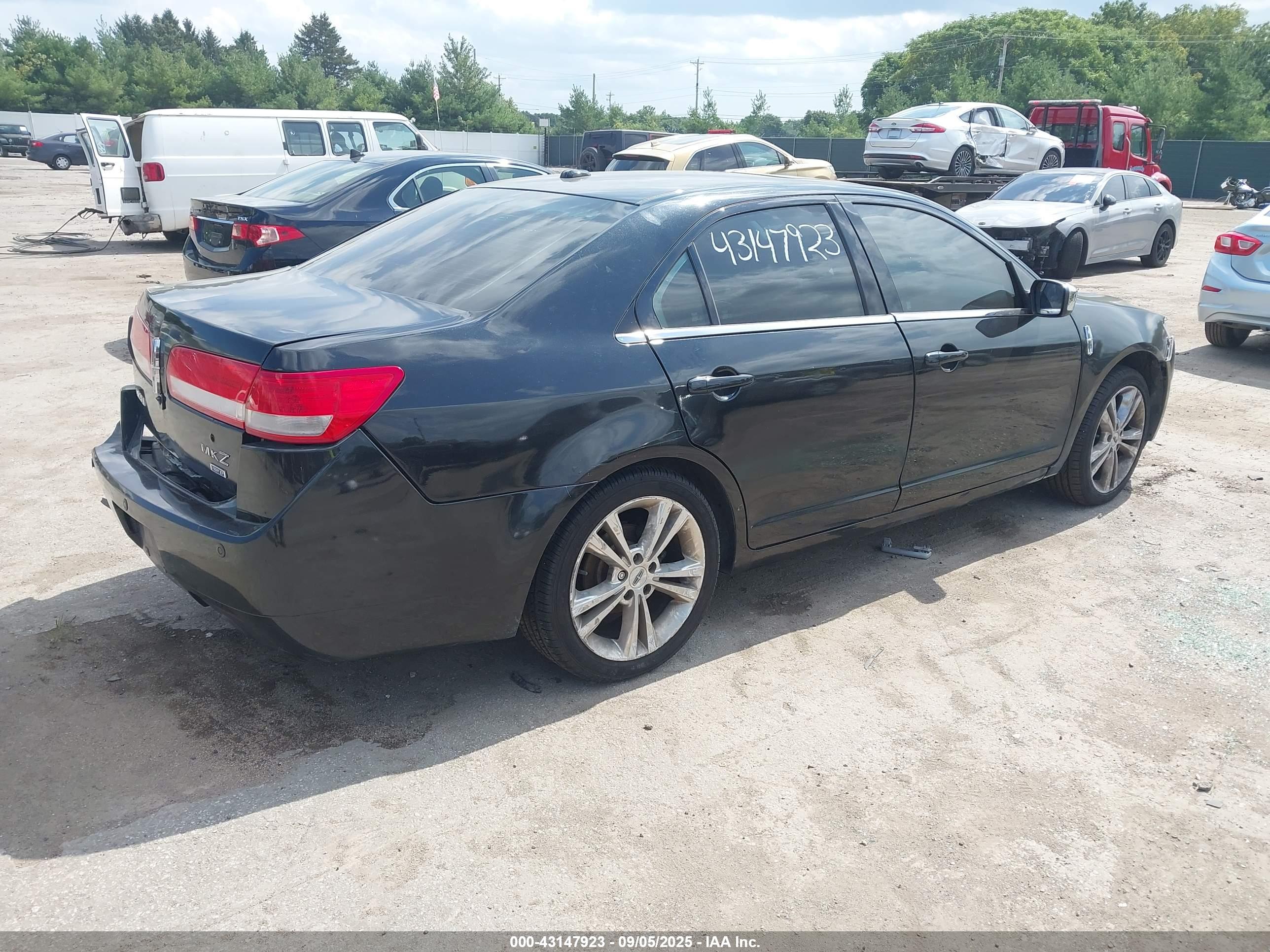 LINCOLN MKZ image 4
