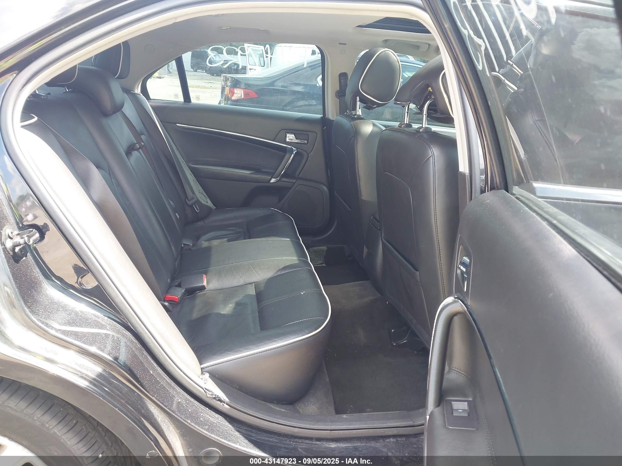 LINCOLN MKZ image 8
