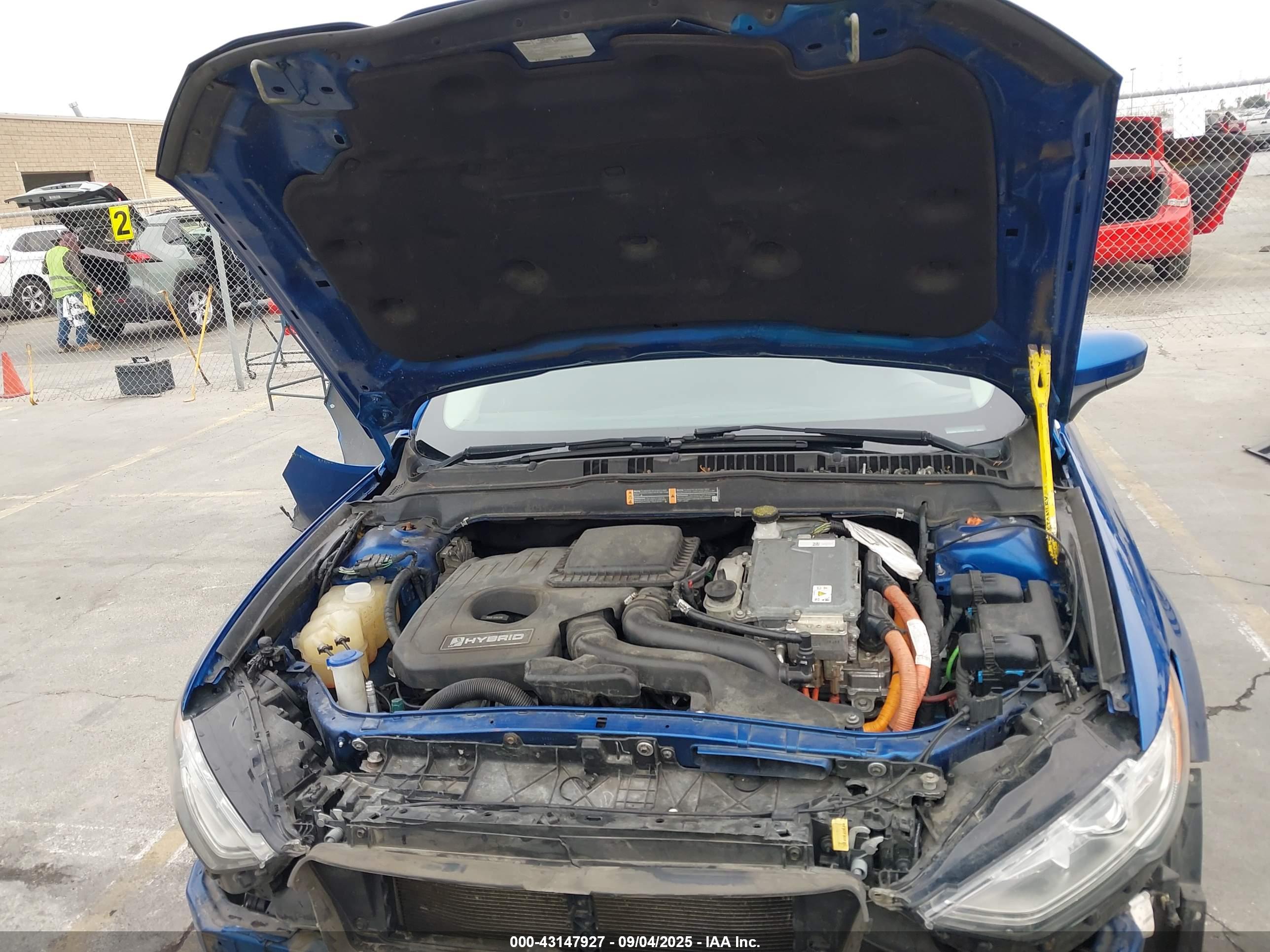 FORD FUSION image 10