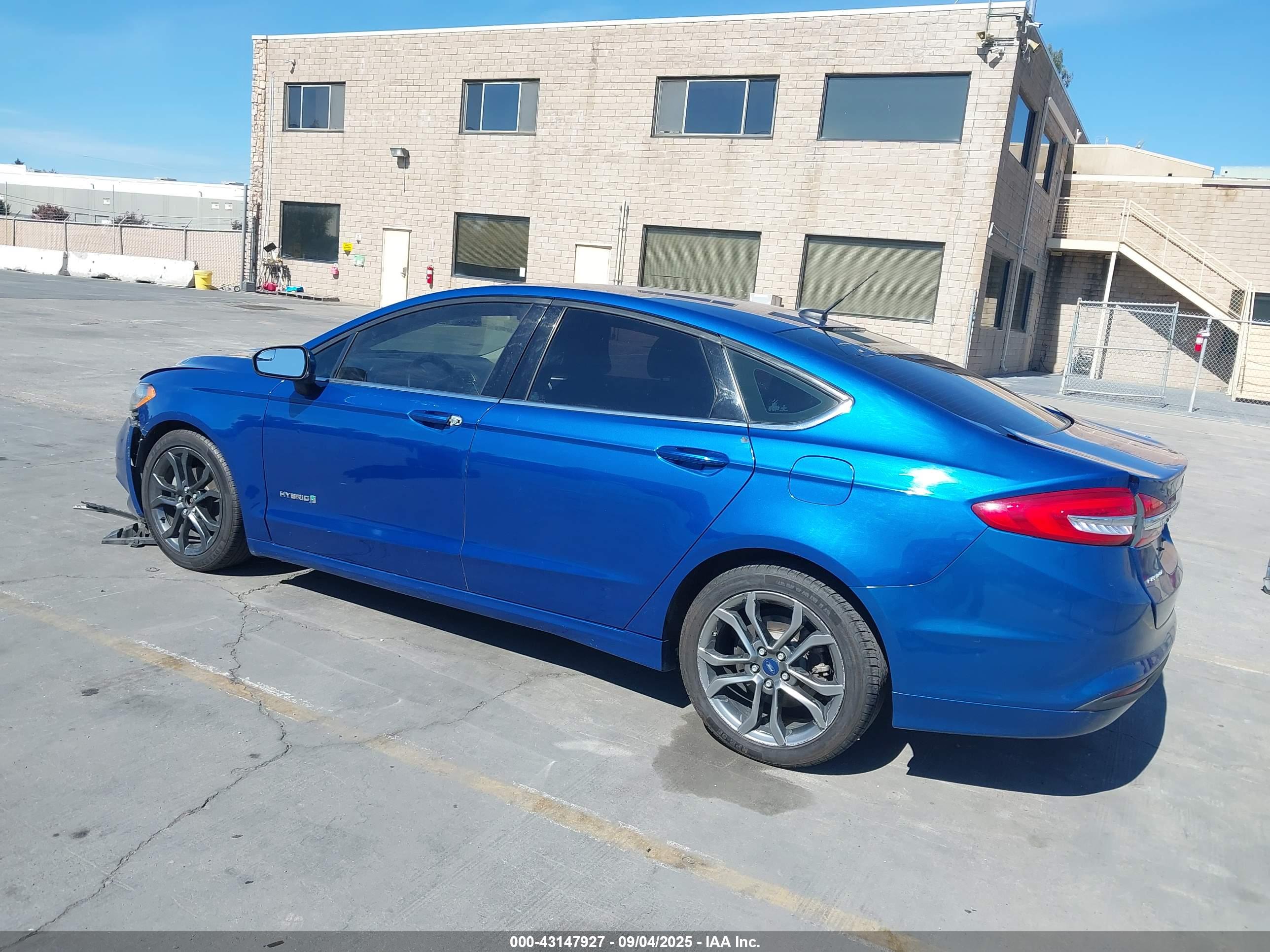 FORD FUSION image 3