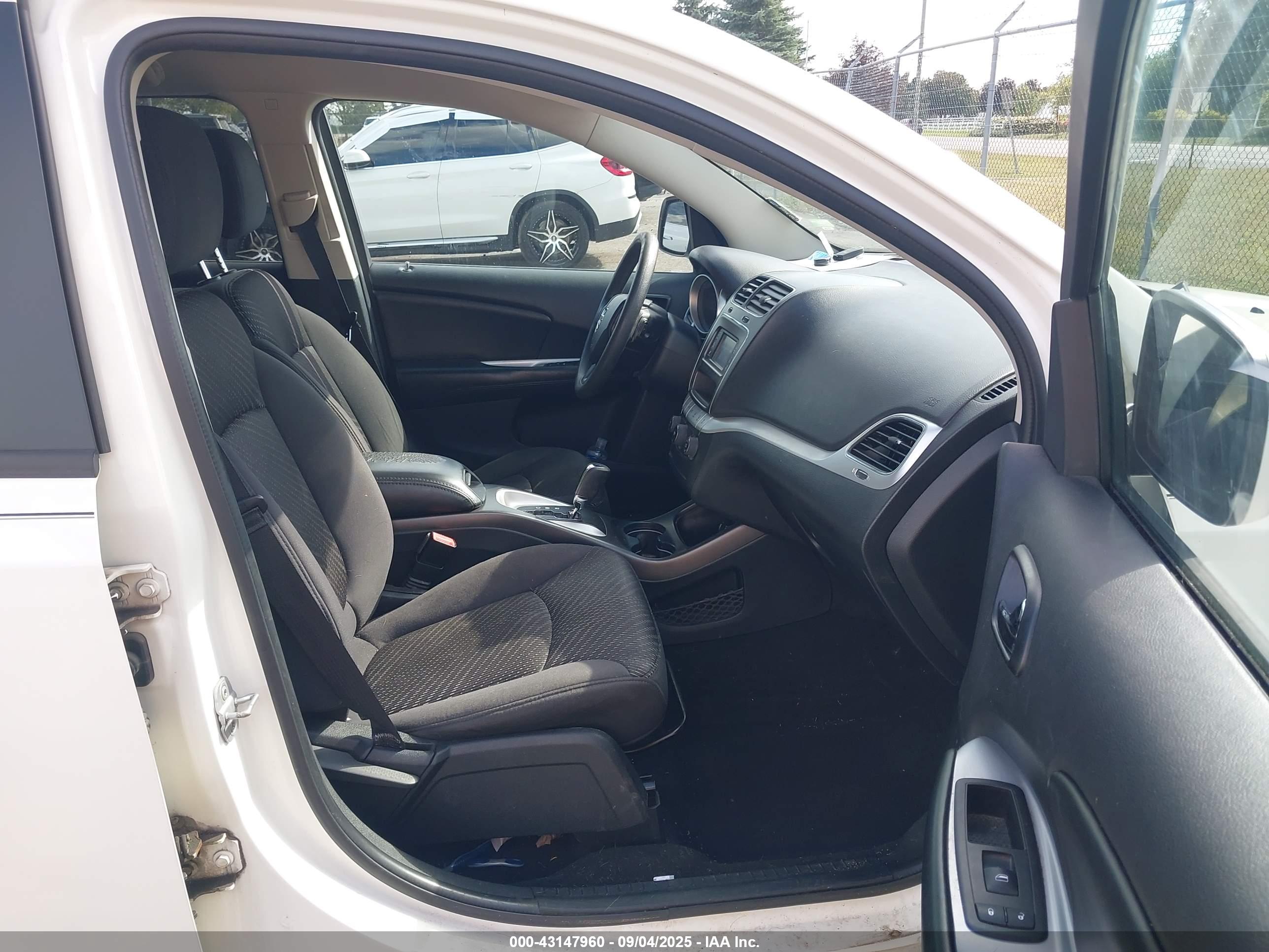 DODGE JOURNEY image 5