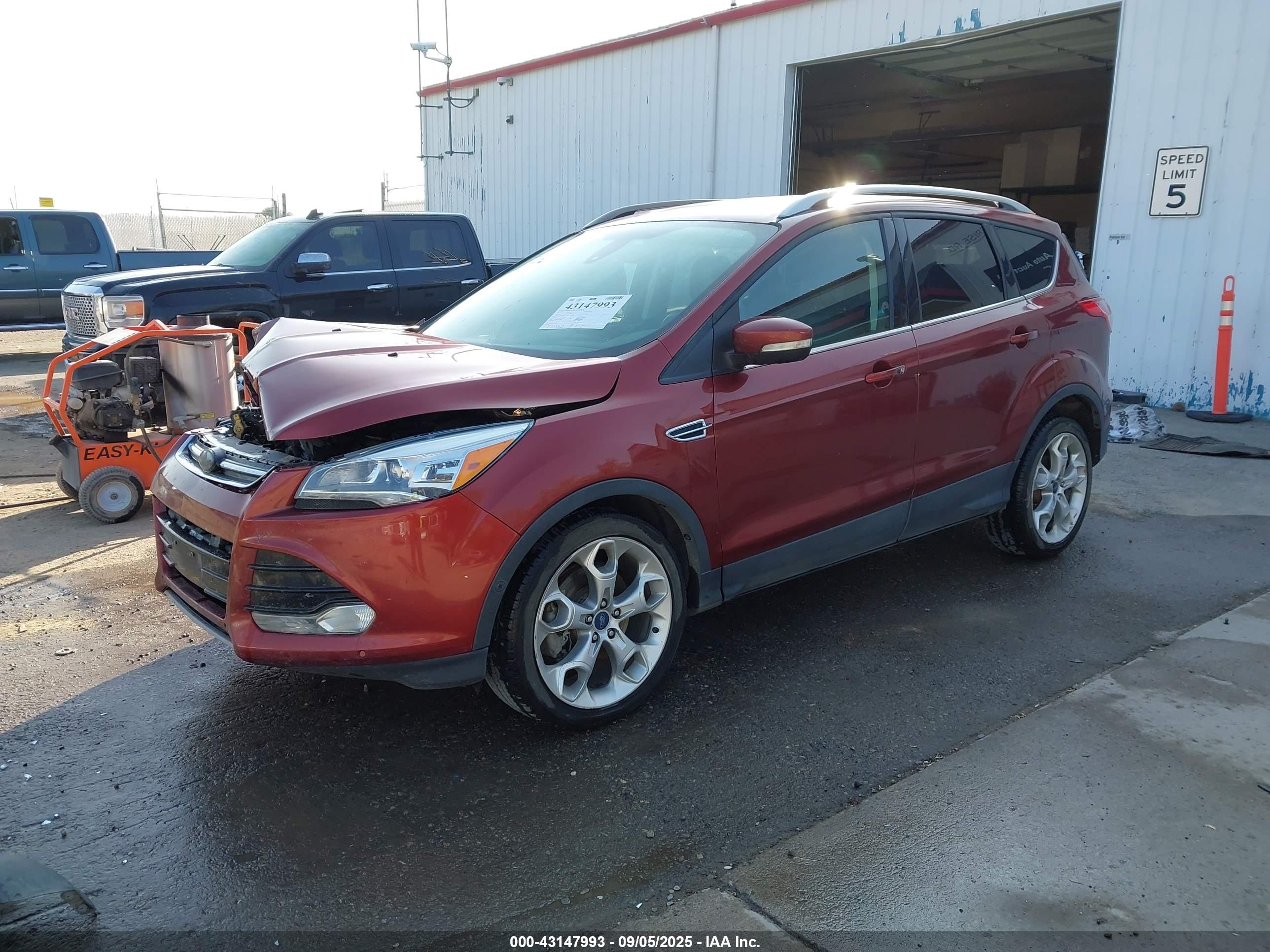 FORD ESCAPE image 2
