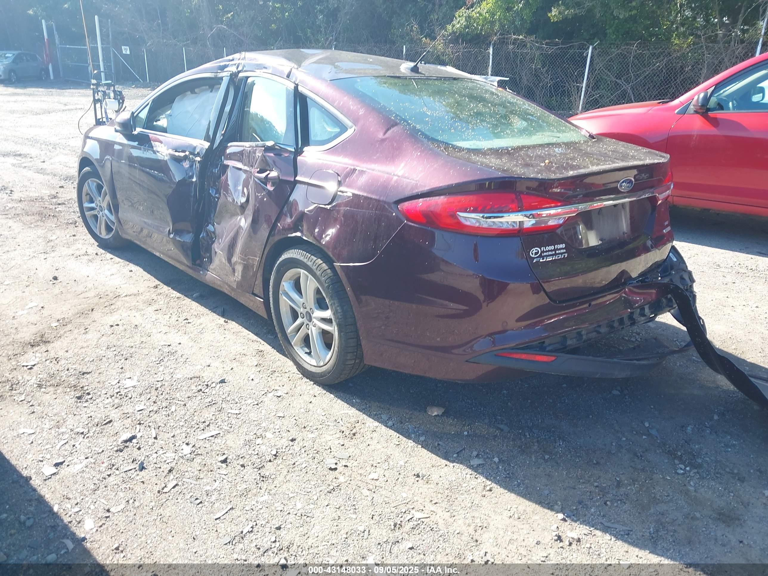 FORD FUSION image 3