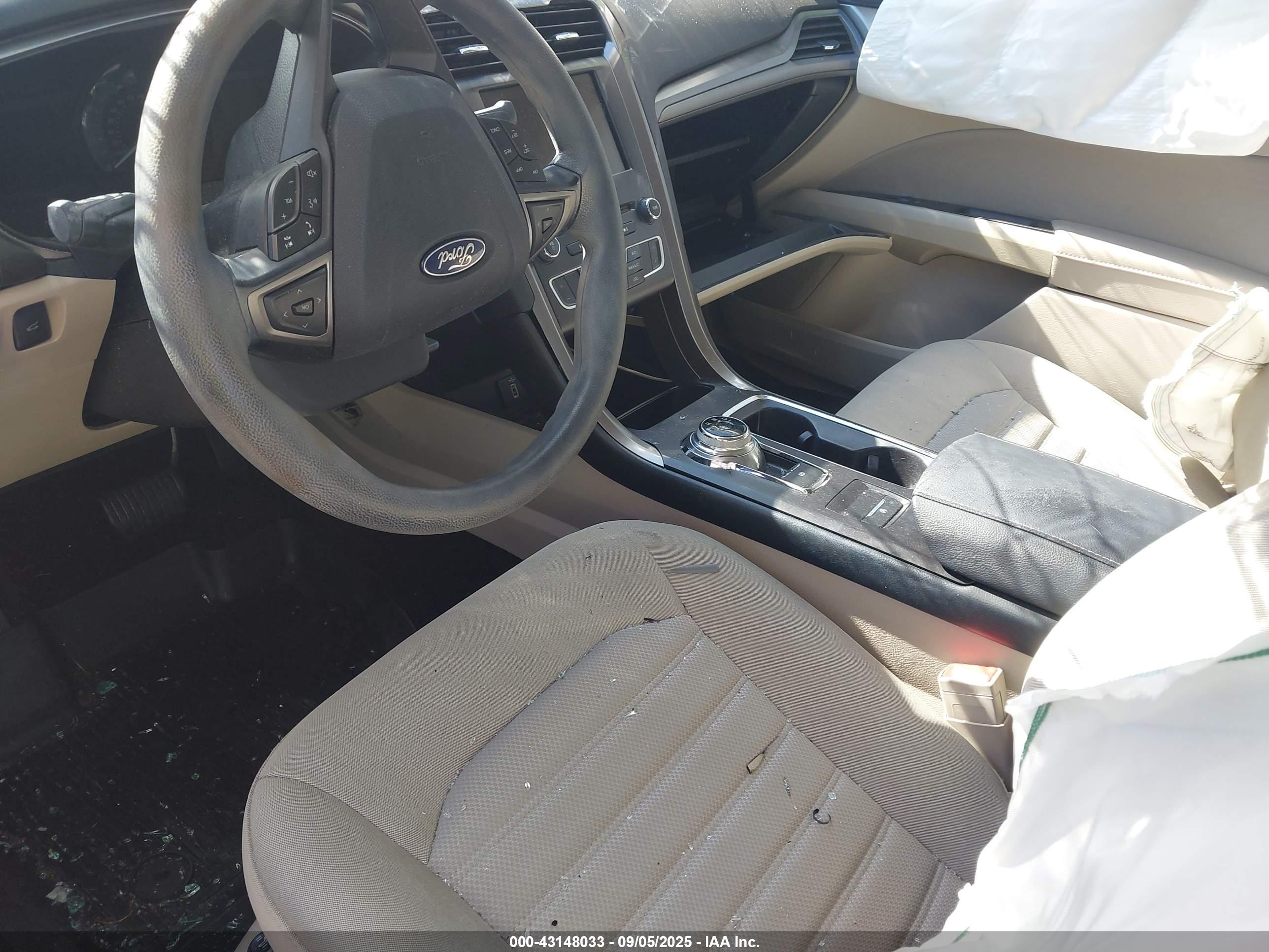 FORD FUSION image 5