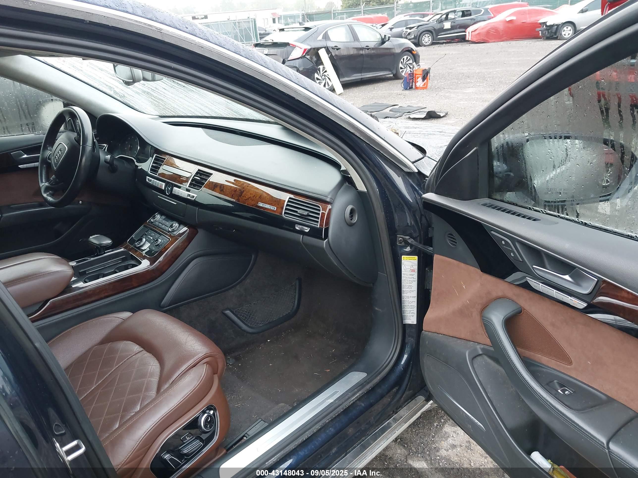 AUDI A8 image 5