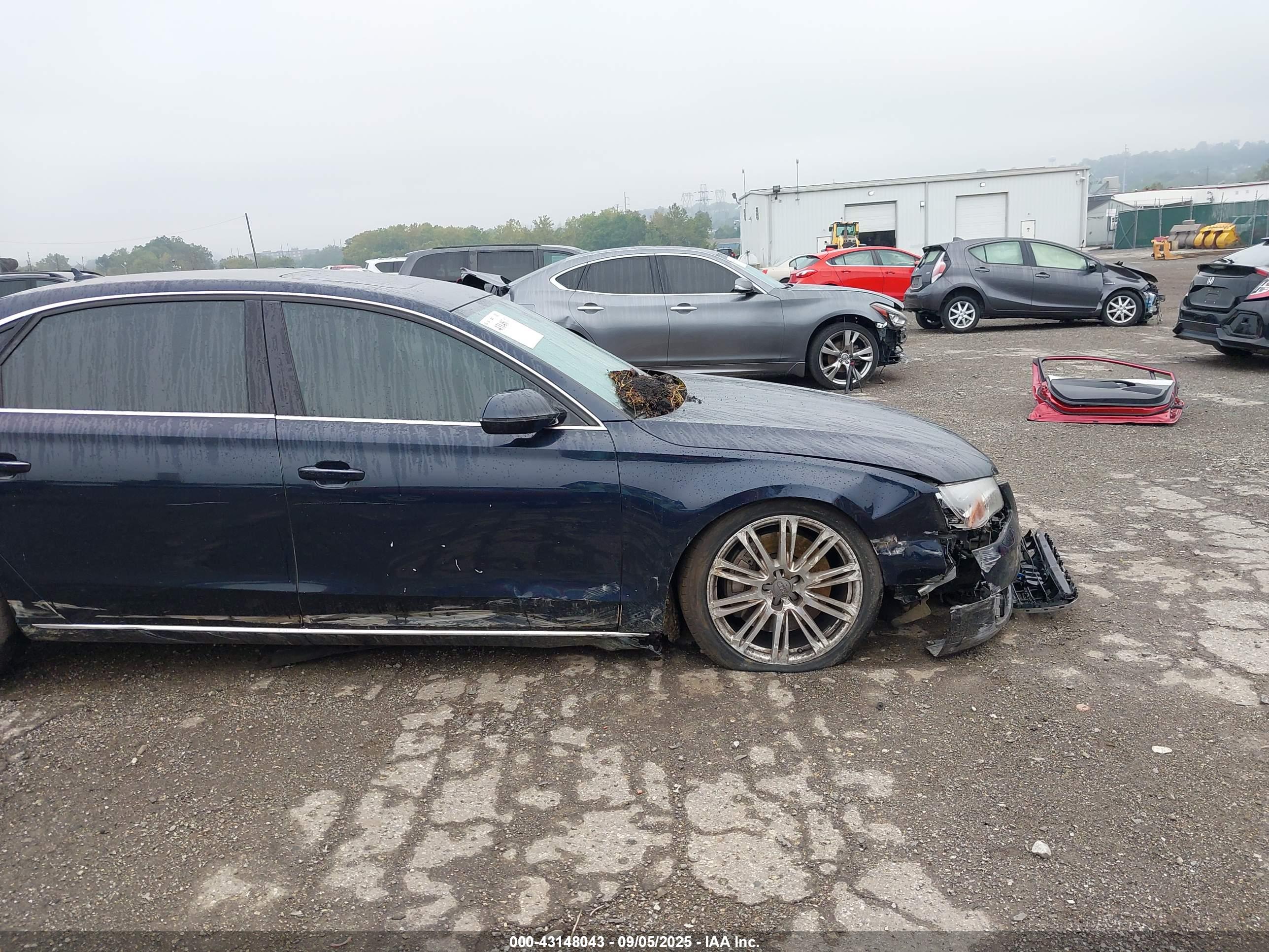 AUDI A8 image 6