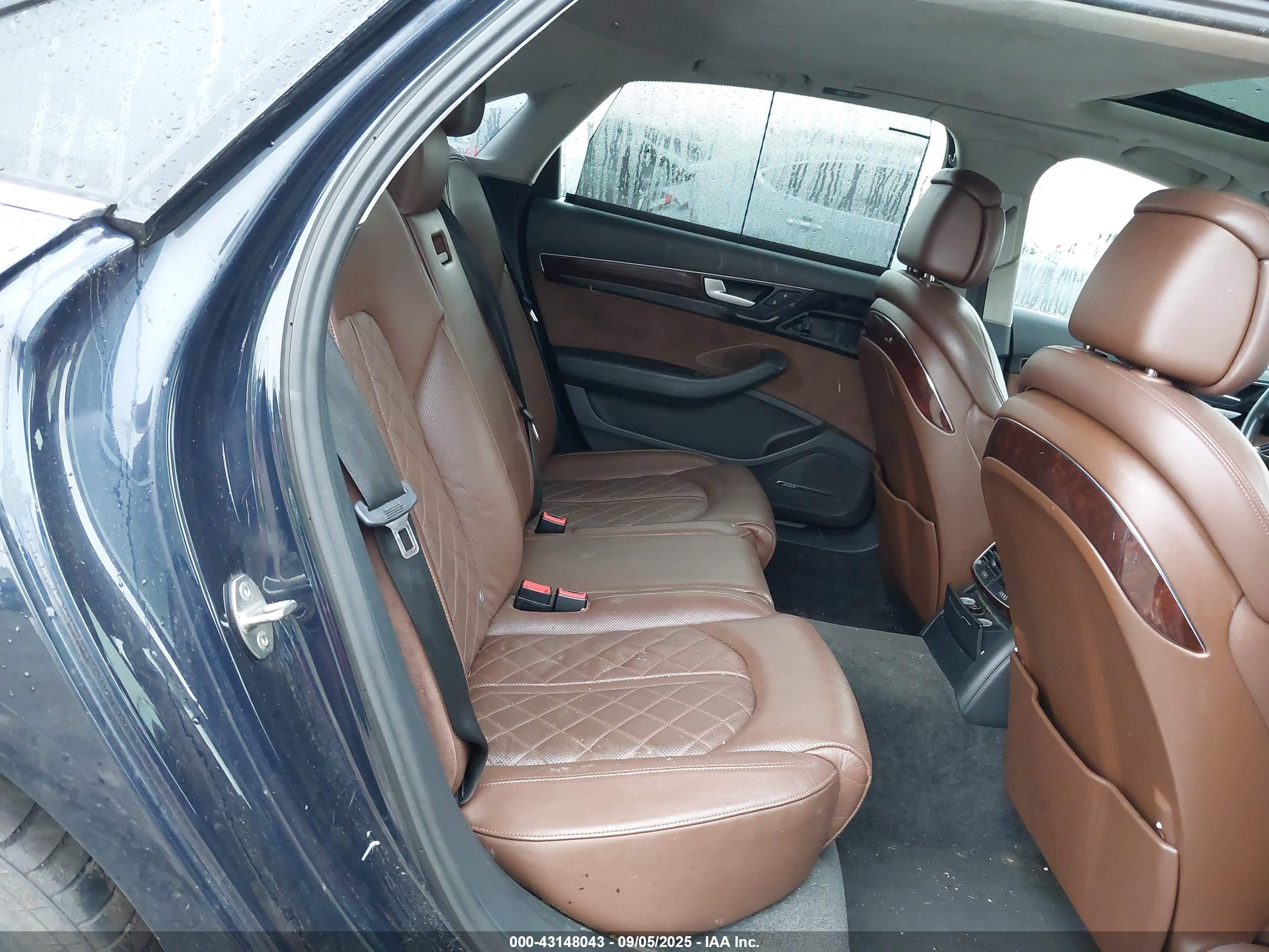 AUDI A8 image 8