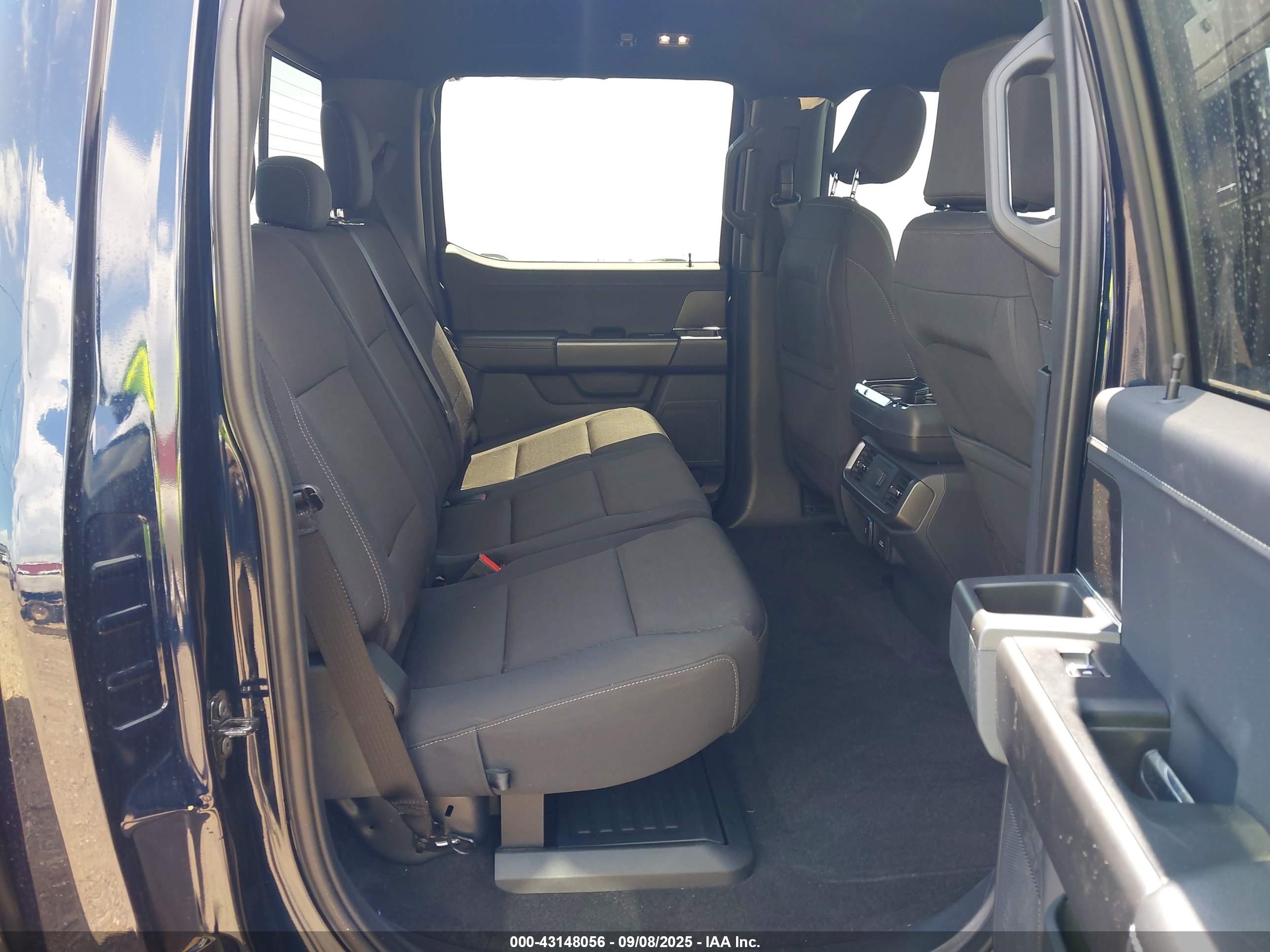 FORD F-150 image 8